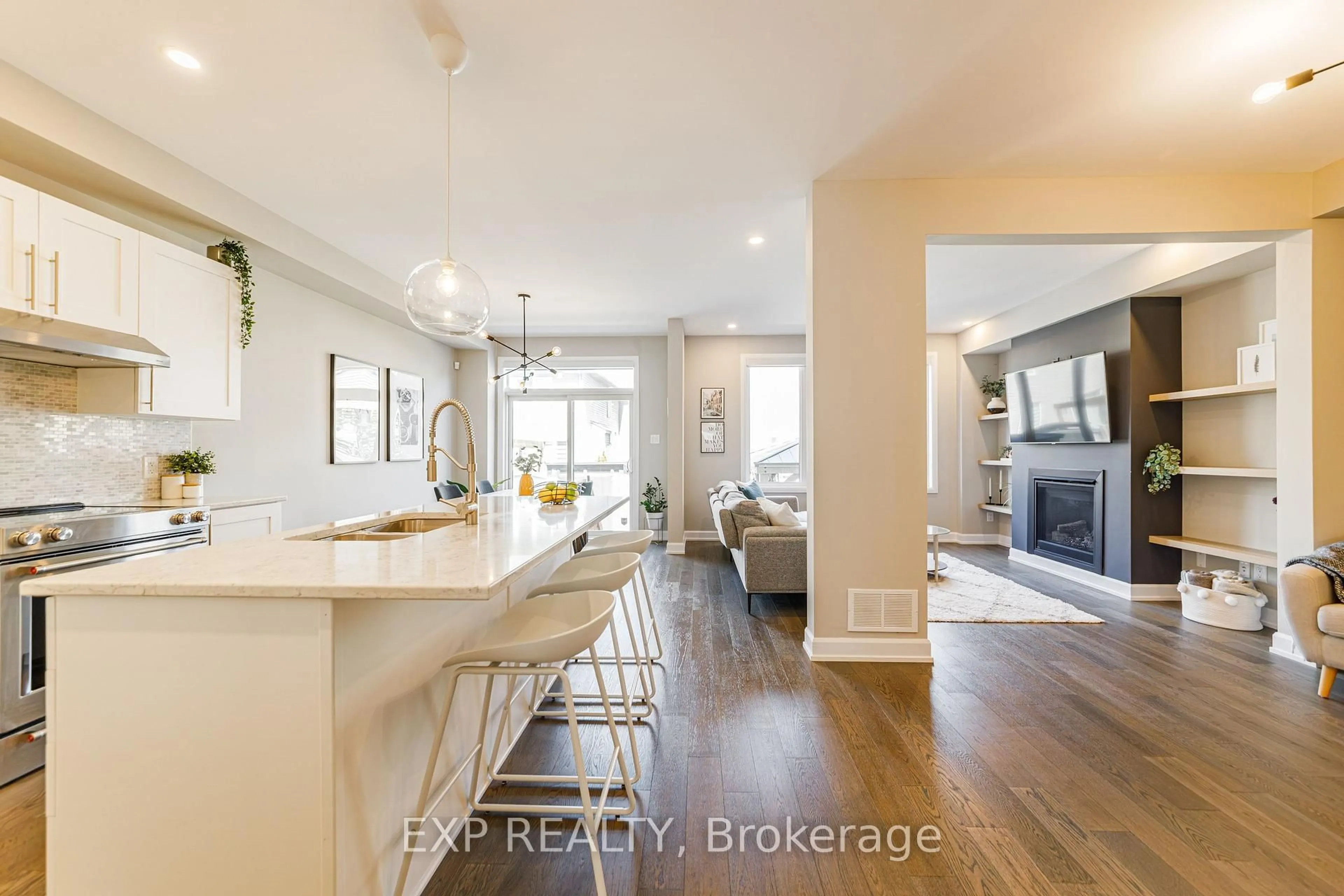 Open concept kitchen, unknown for 17 Allan Moore Pl, Stittsville Ontario K2S 2A9