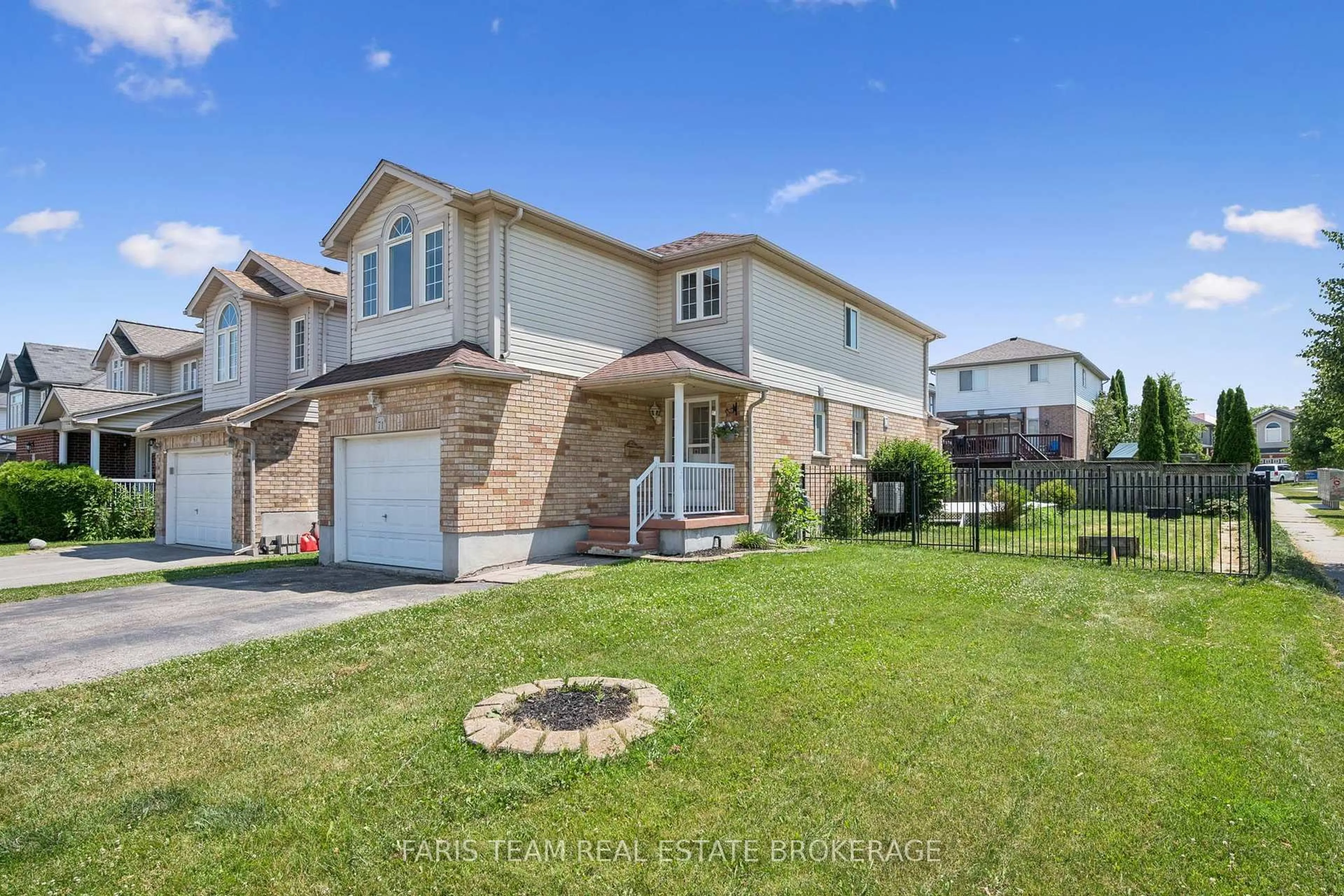 A pic from outside/outdoor area/front of a property/back of a property/a pic from drone, street for 71 Peach Blossom Cres, Kitchener Ontario N2E 3Z7