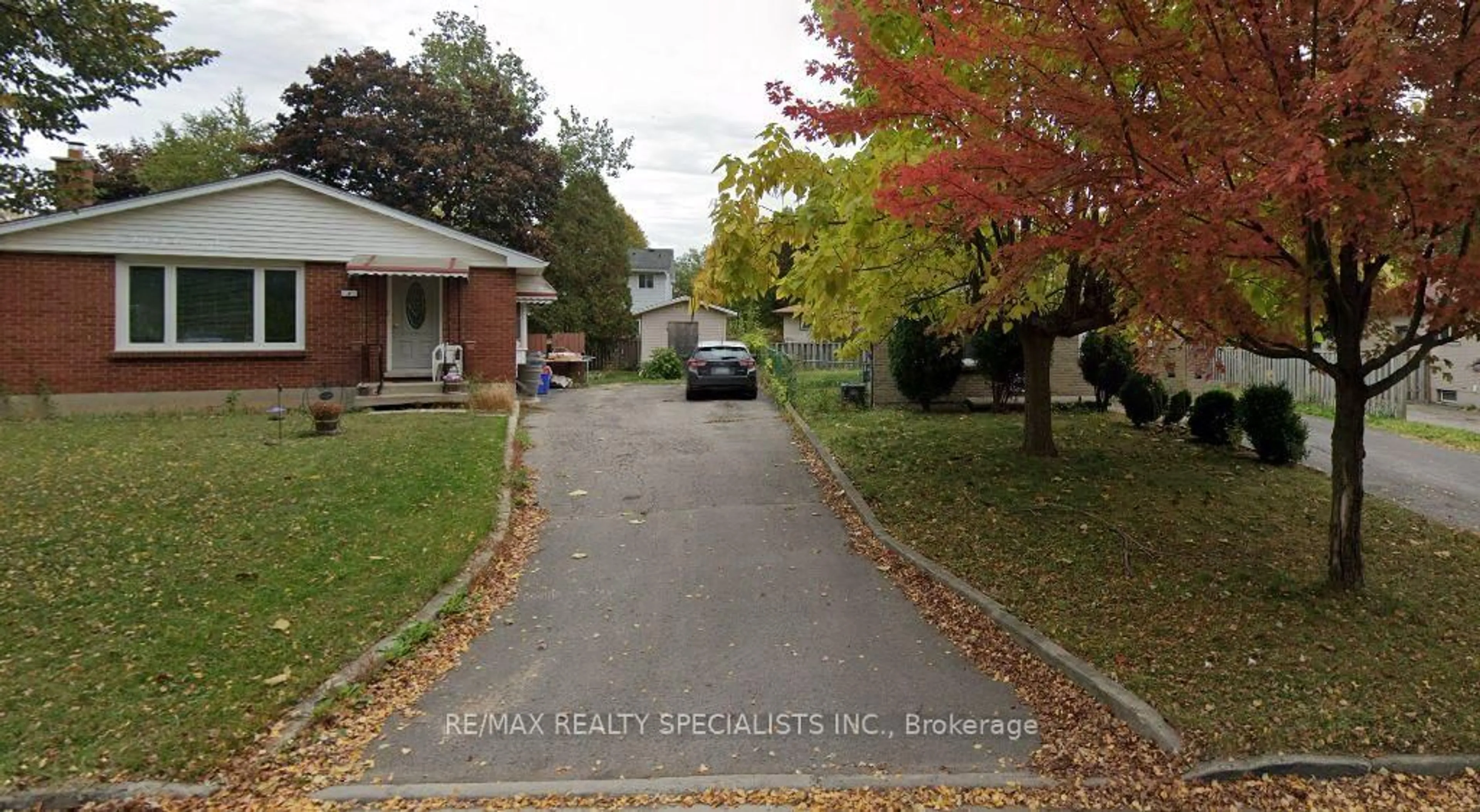 Blurry image for 8 Kintail Cres, London South Ontario N6E 1J5