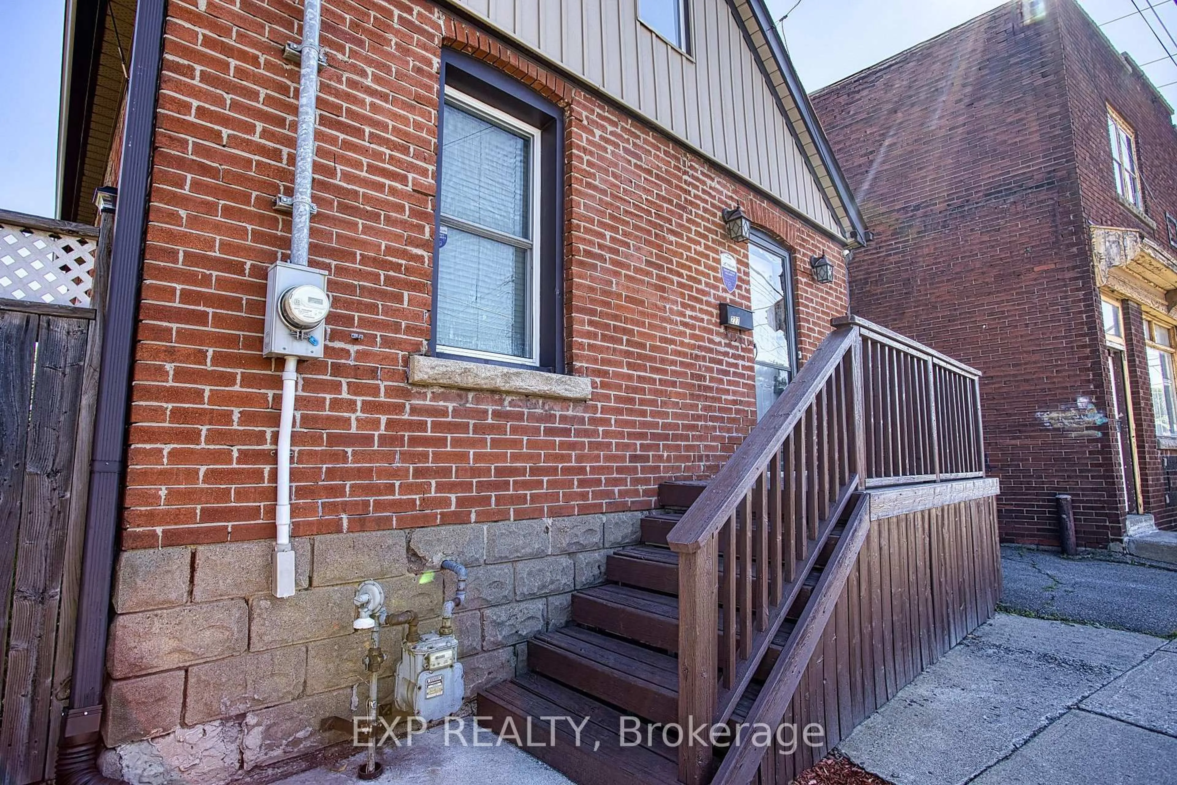 Unknown for 227 Beach Rd, Hamilton Ontario L8L 4A9