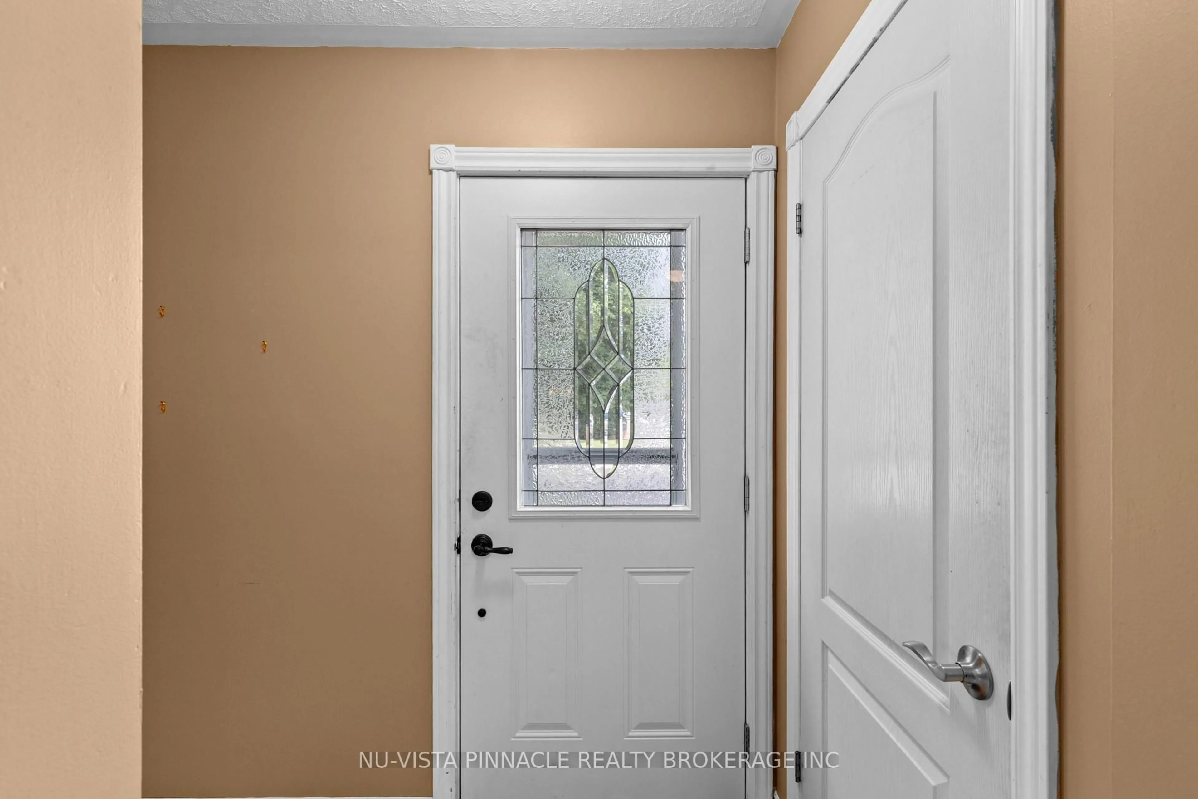 Indoor entryway for 71 Melanie Dr, Aylmer Ontario N5H 3G5