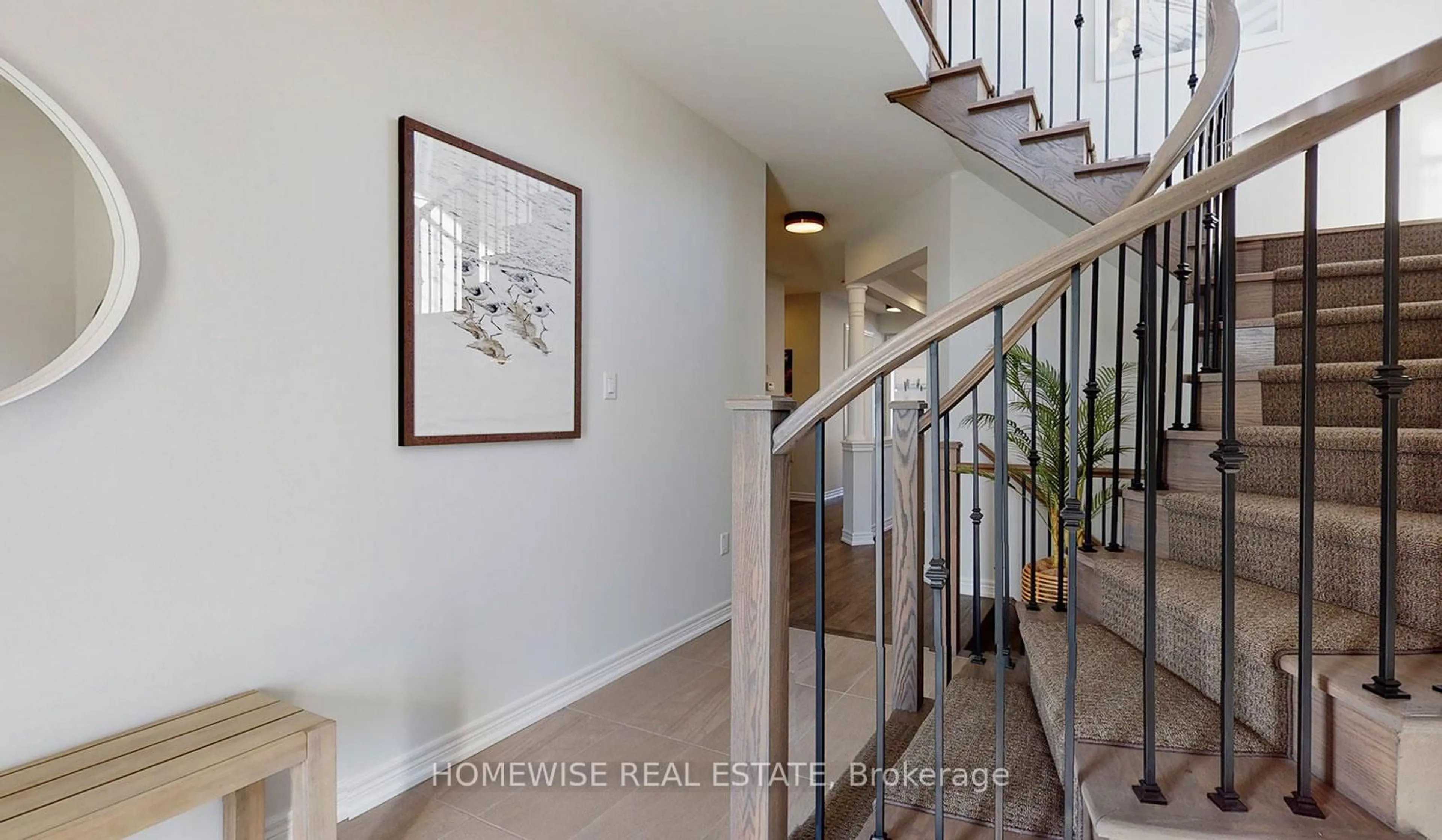 Indoor foyer for 29 William Campbell Dr, Peterborough Ontario K9K 0H5