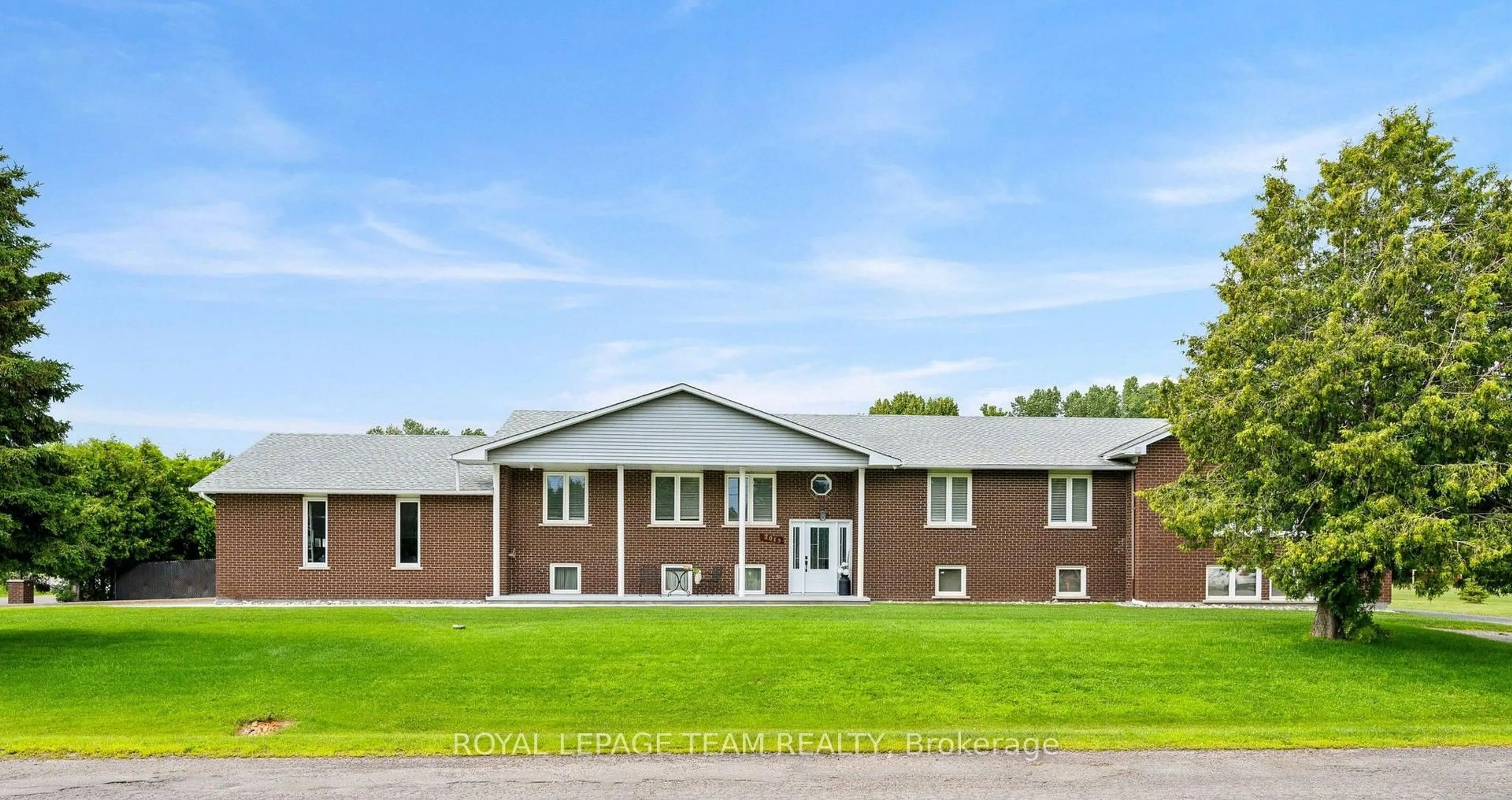 Home with brick exterior material, building for 7019 Cosgrove Ave, Ottawa Ontario K4P 1A6