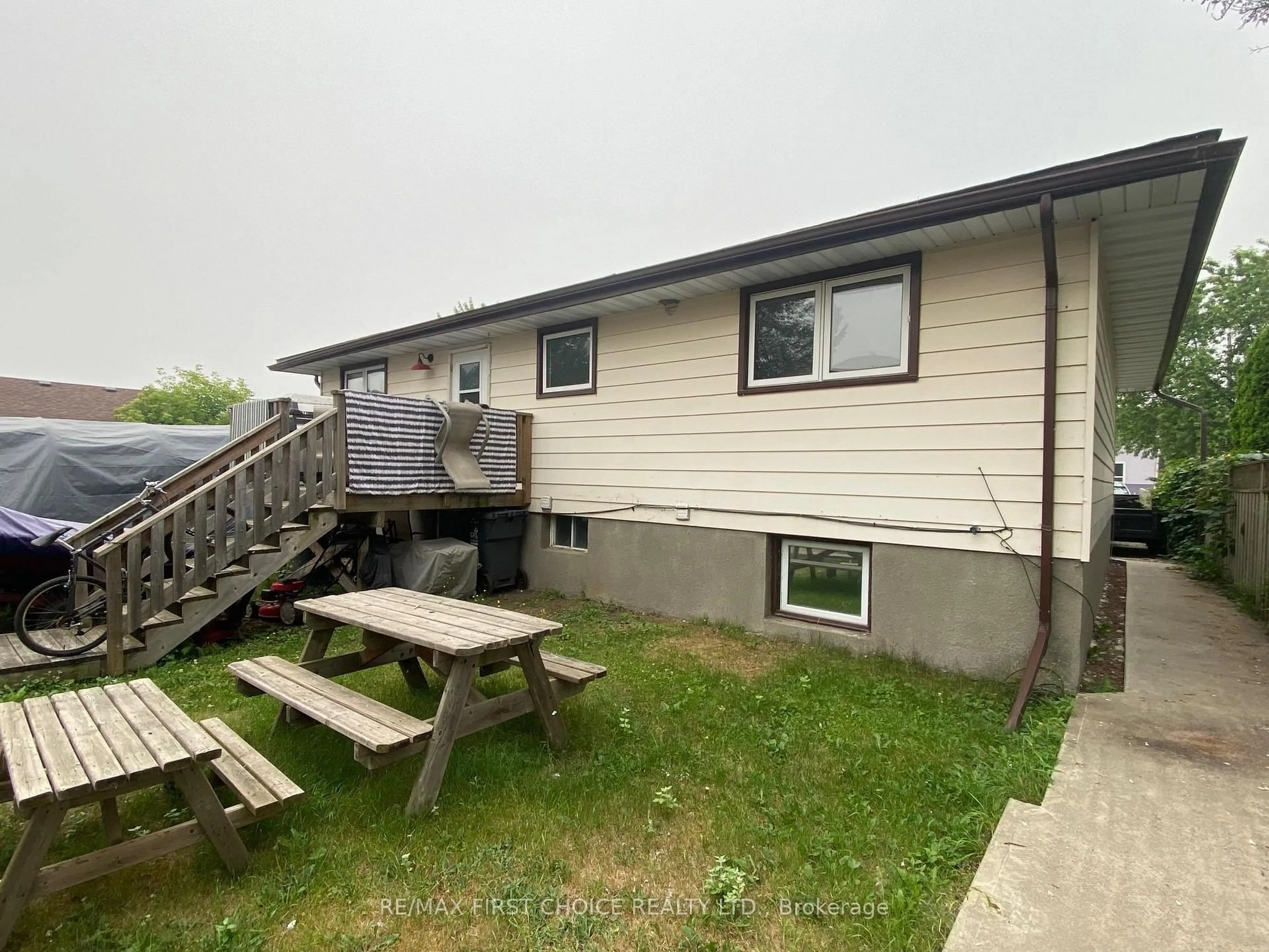 A pic from outside/outdoor area/front of a property/back of a property/a pic from drone, unknown for 218 Powley St, Thunder Bay Ontario P7A 2K9
