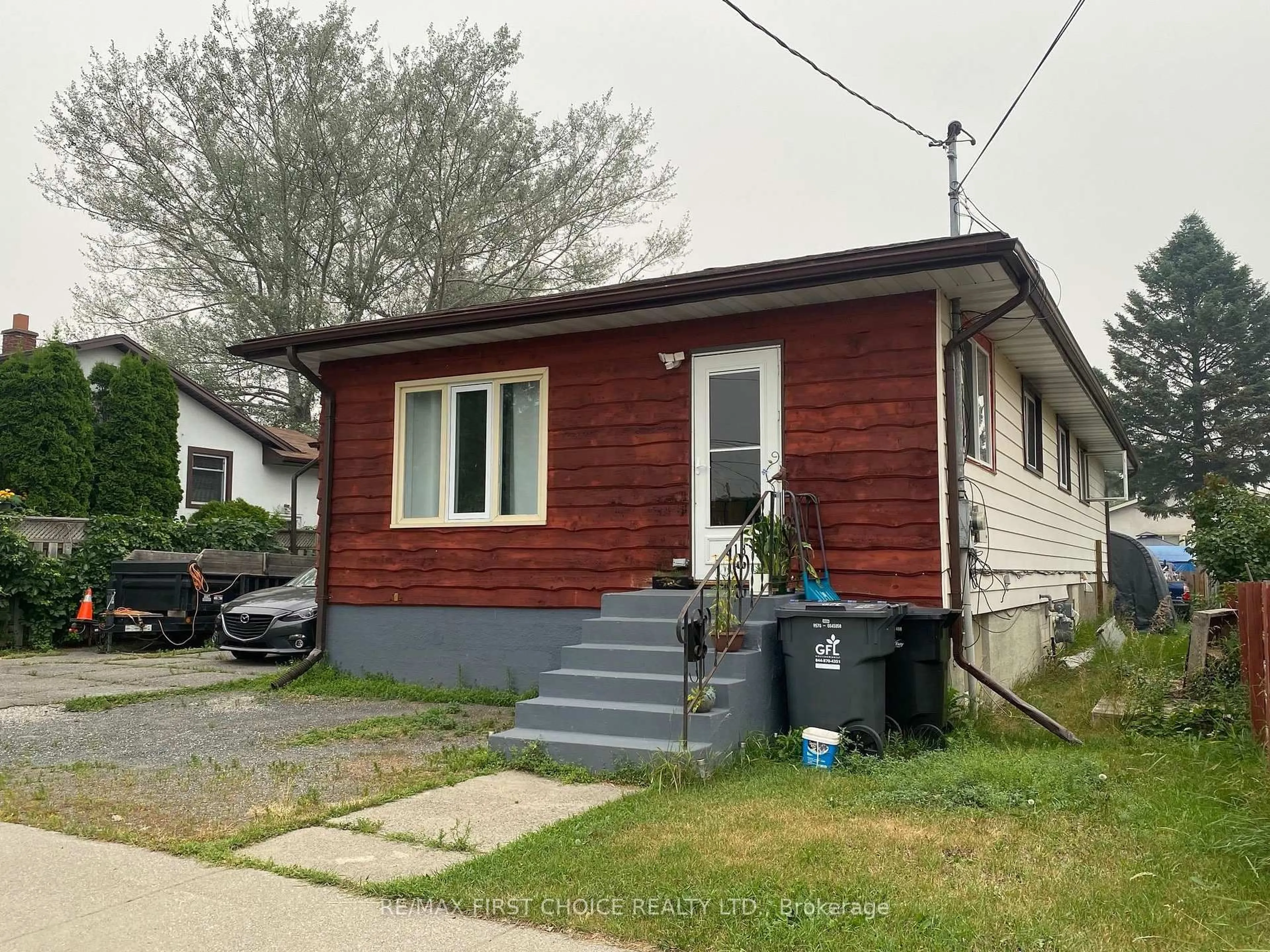 Home with vinyl exterior material, street for 218 Powley St, Thunder Bay Ontario P7A 2K9