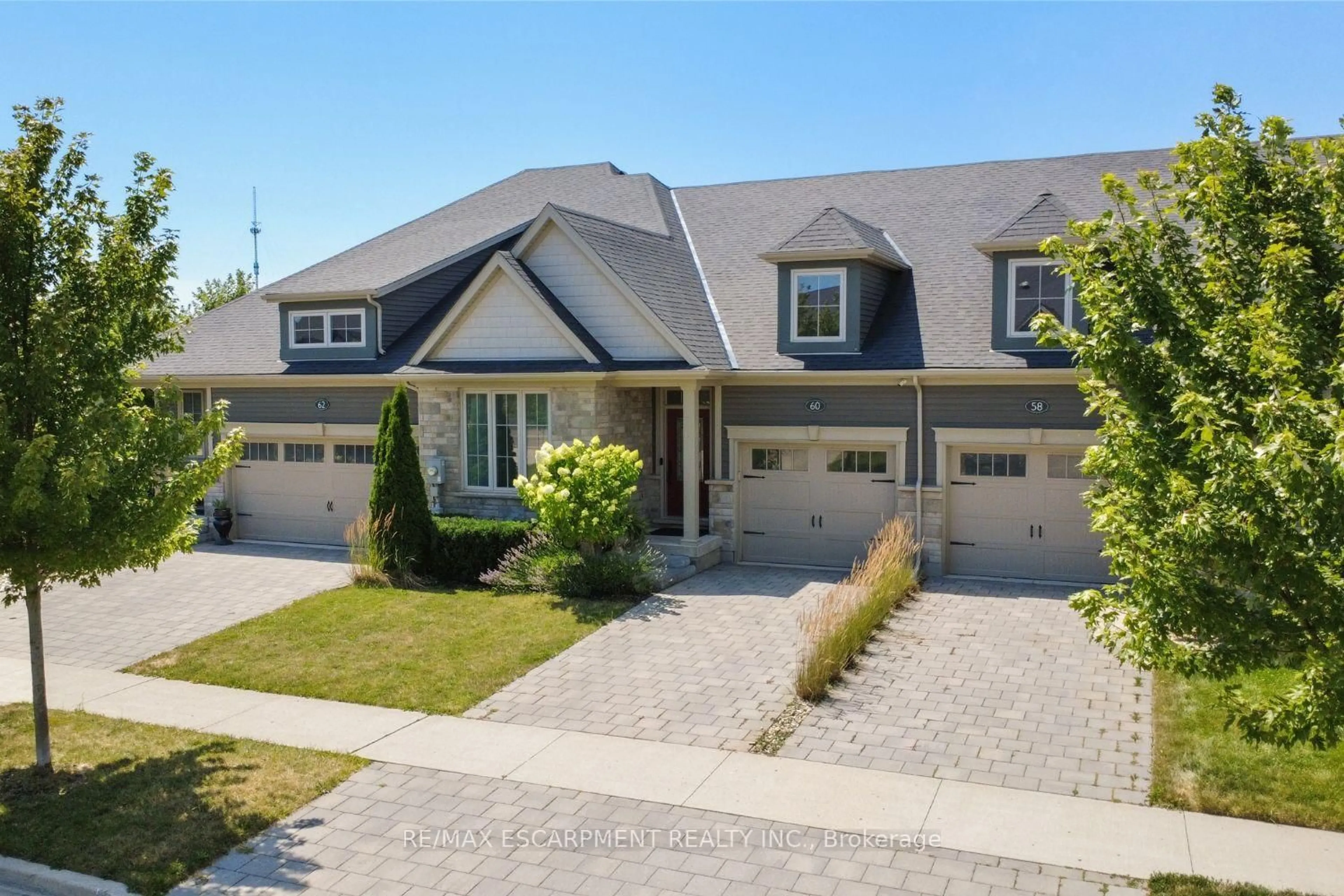 Home with brick exterior material, street for 60 Andrew Lane, Thorold Ontario L2V 0E4