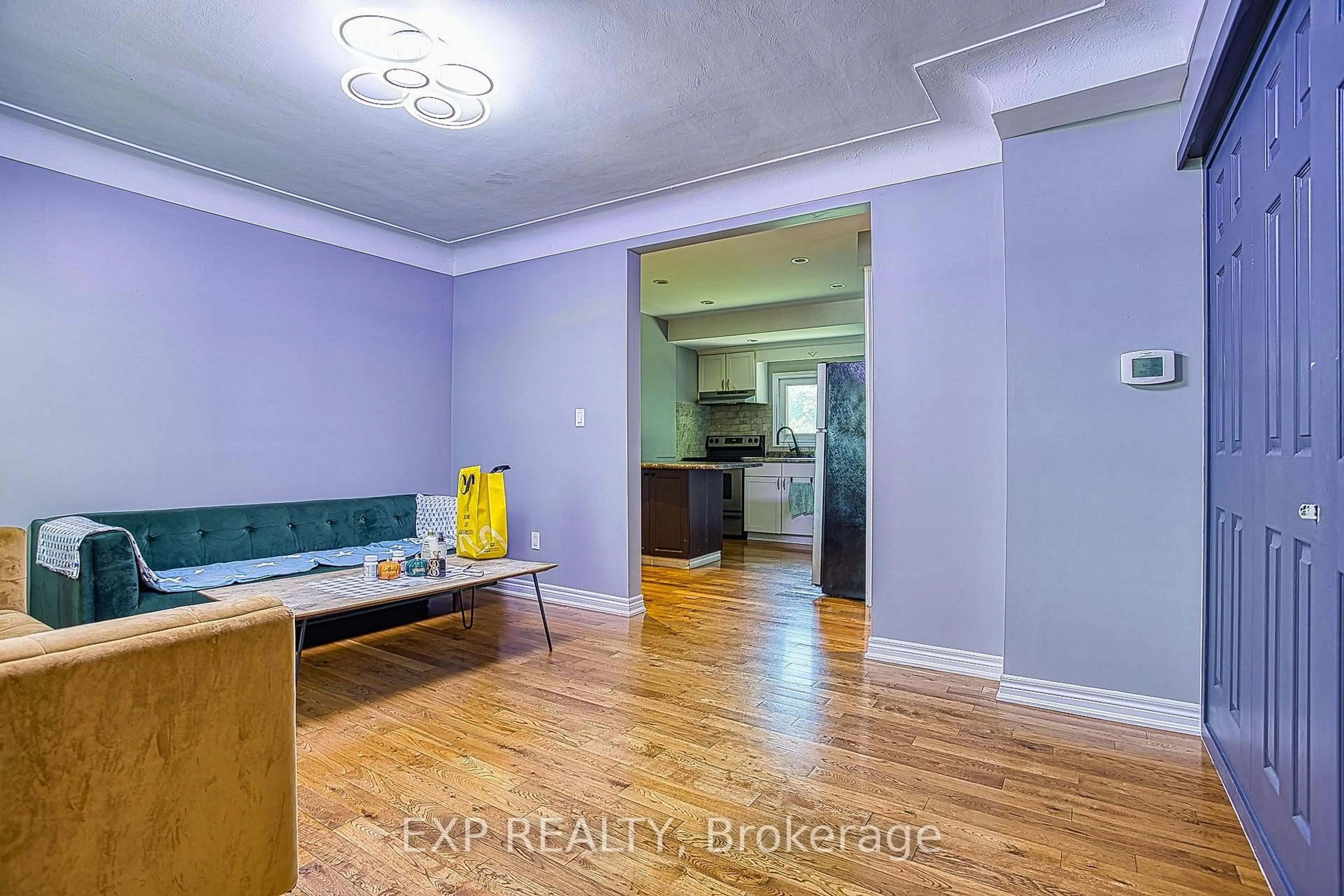 A pic of a room for 99 Mohawk Rd, Hamilton Ontario L9C 1W2