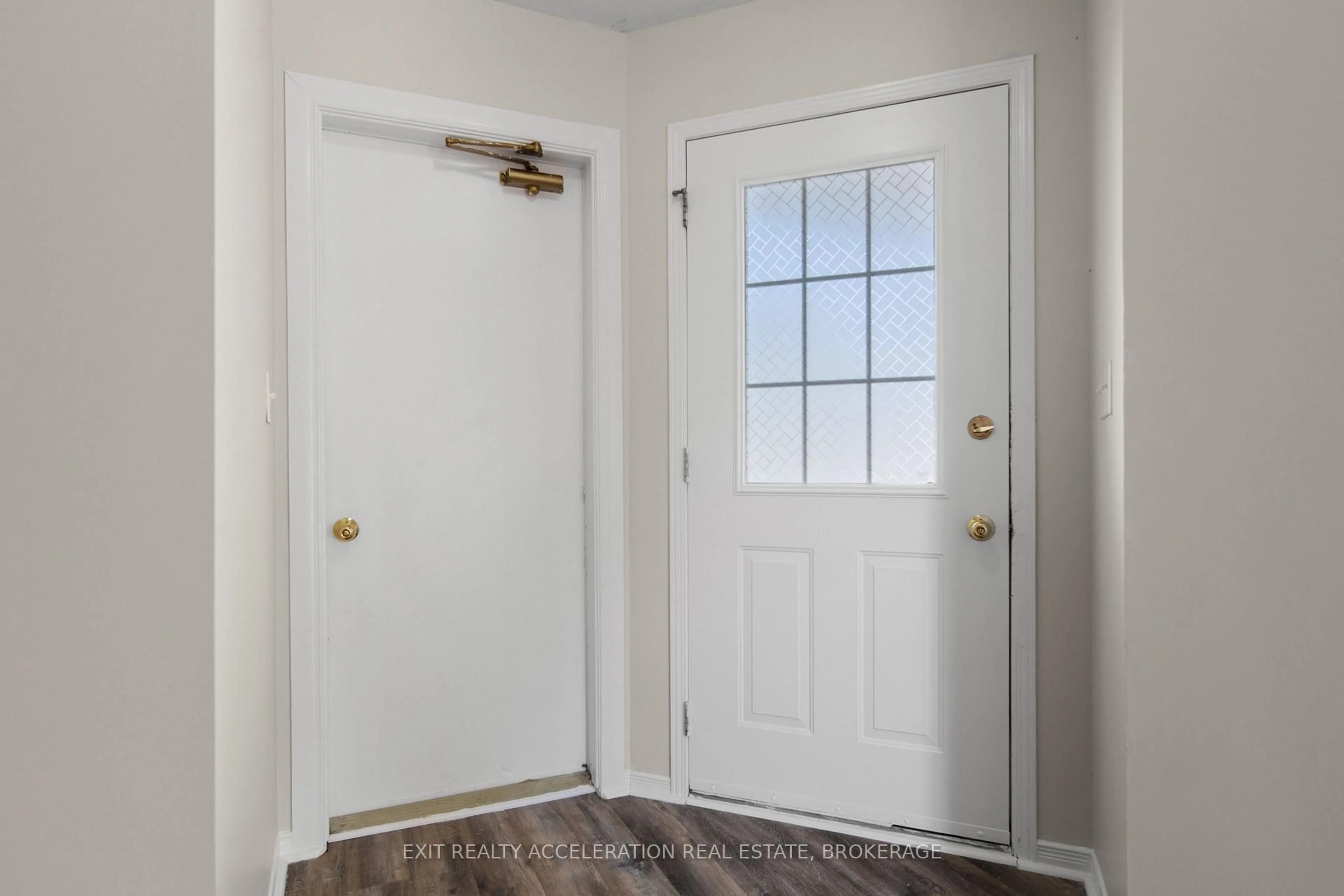 Indoor entryway for 353 Ginger St, Greater Napanee Ontario K7R 3X9