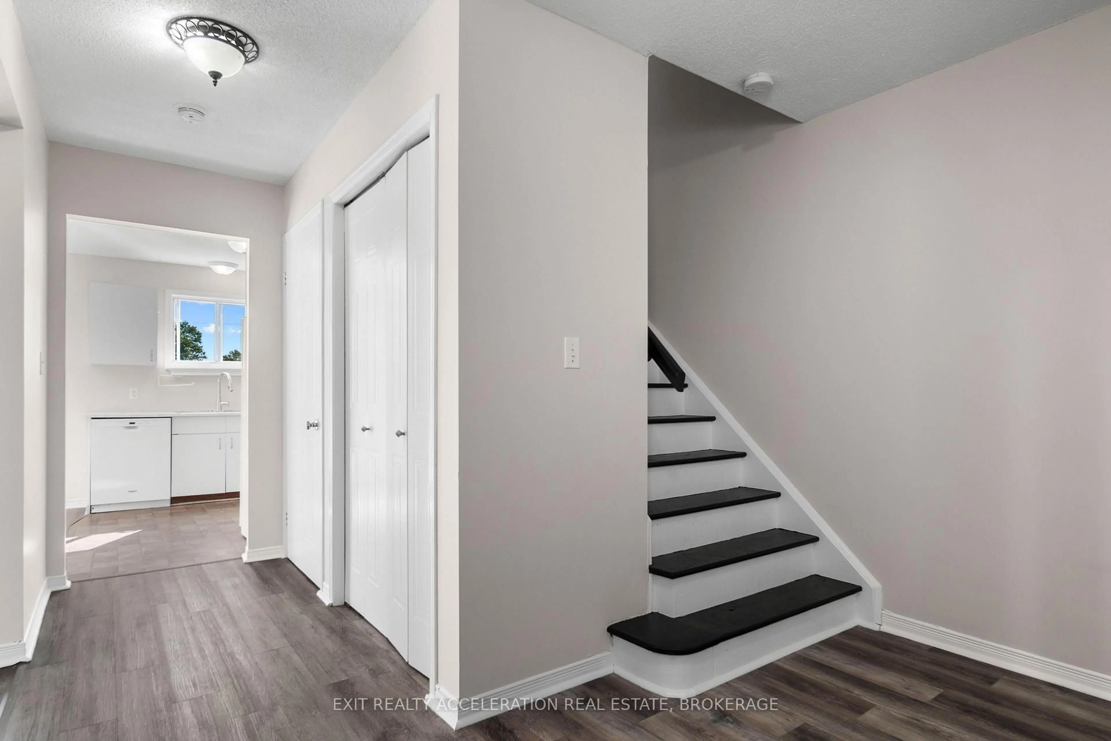 Indoor entryway for 353 Ginger St, Greater Napanee Ontario K7R 3X9