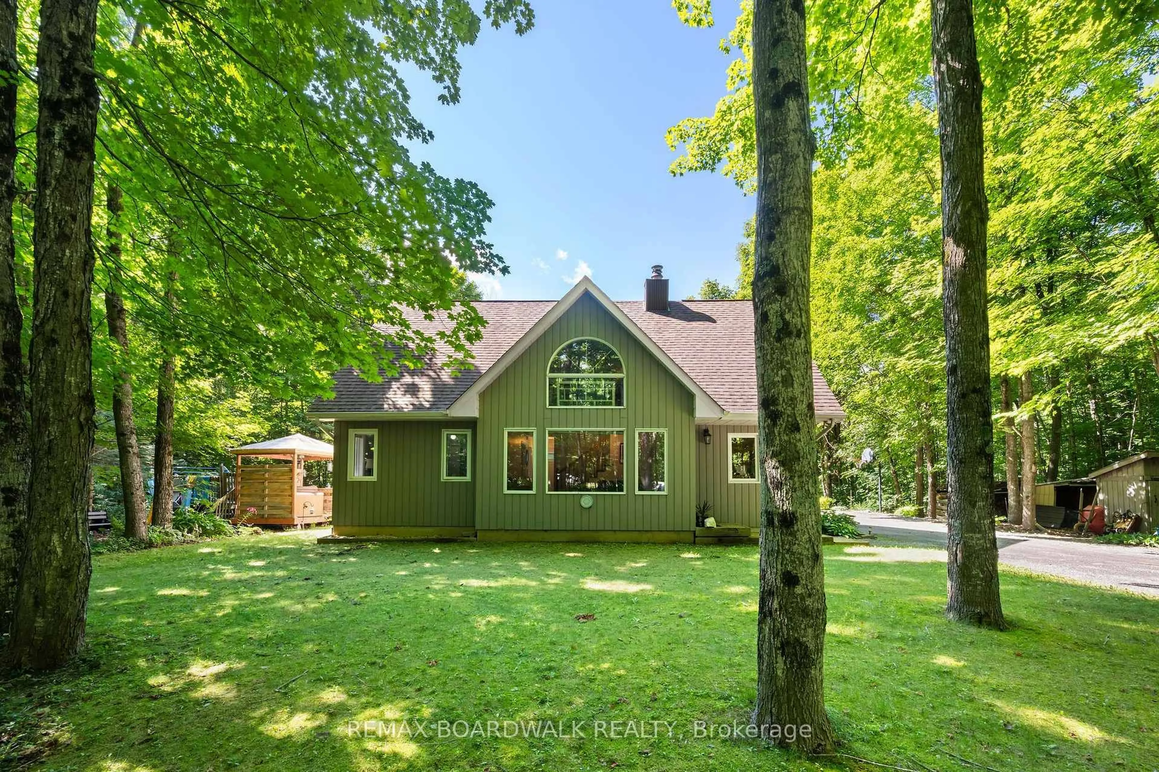A pic from outside/outdoor area/front of a property/back of a property/a pic from drone, unknown for 502 Tennyson Rd, Perth Ontario K7H 3C8