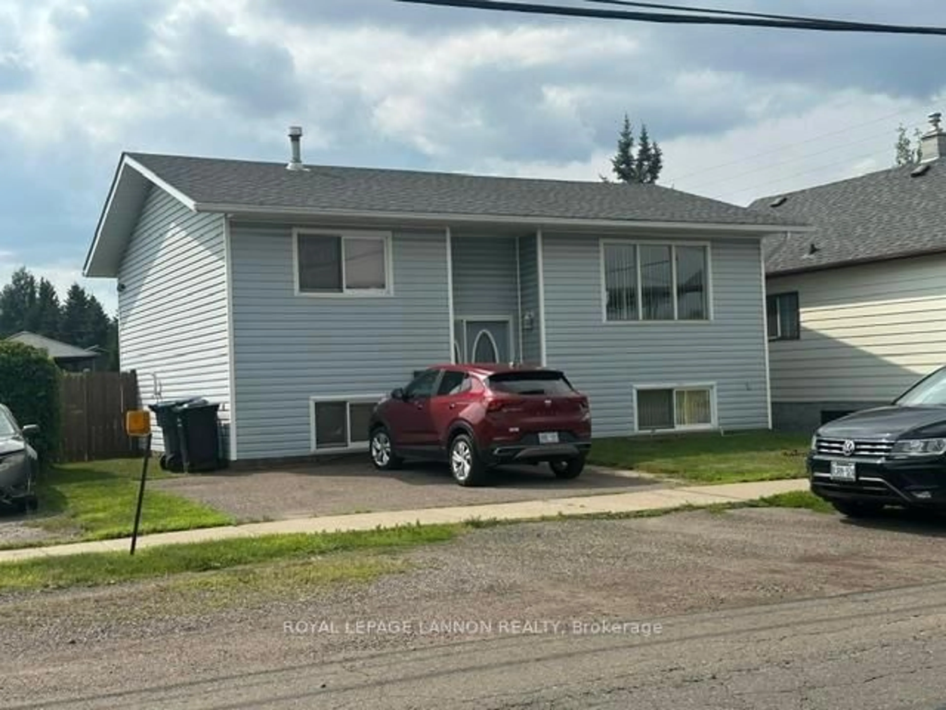 Home with vinyl exterior material, street for 1909 Mountdale AVE., Thunder Bay Ontario P7E 3B2