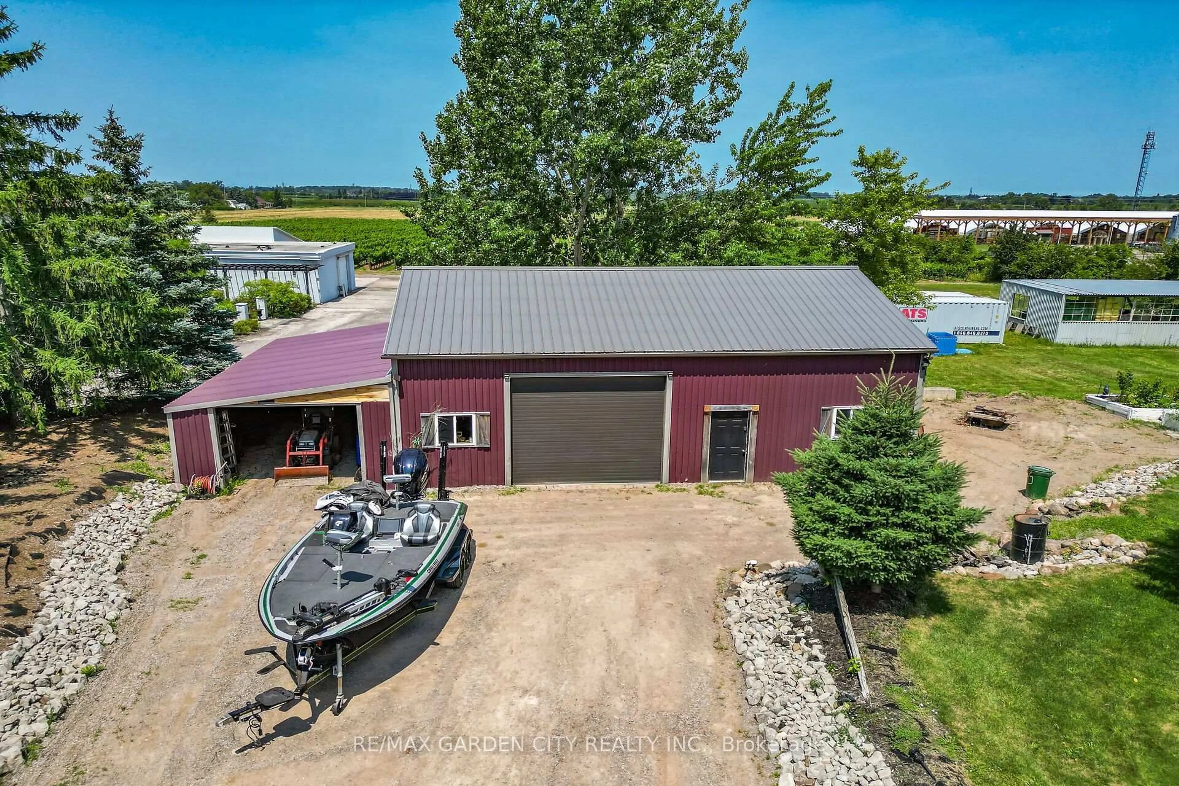 A pic from outside/outdoor area/front of a property/back of a property/a pic from drone, water/lake/river/ocean view for 3745 King St, Lincoln Ontario L0R 2C0