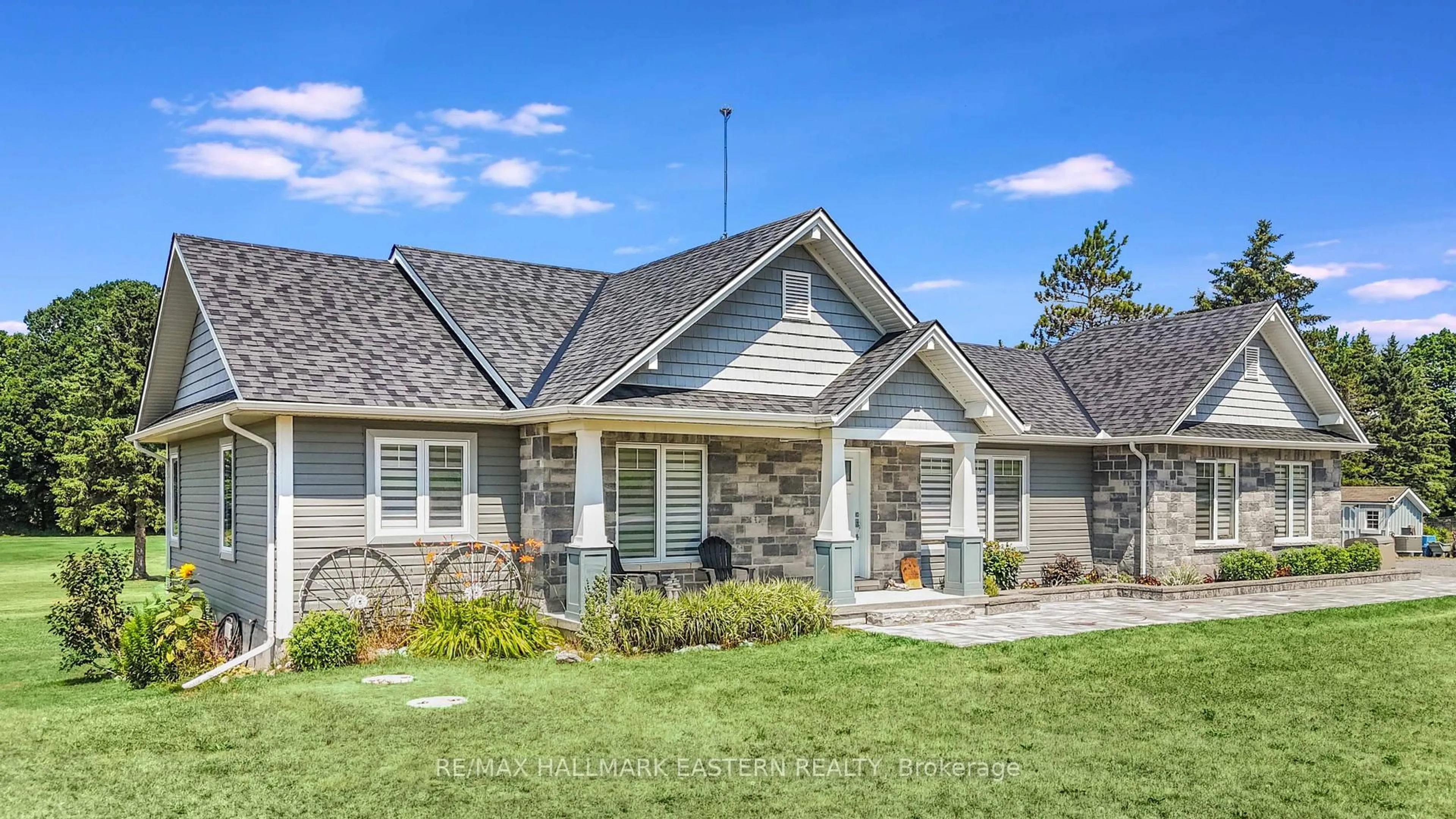 Home with vinyl exterior material, unknown for 1557 Frankford Stirling Rd, Stirling Ontario K0K 3E0