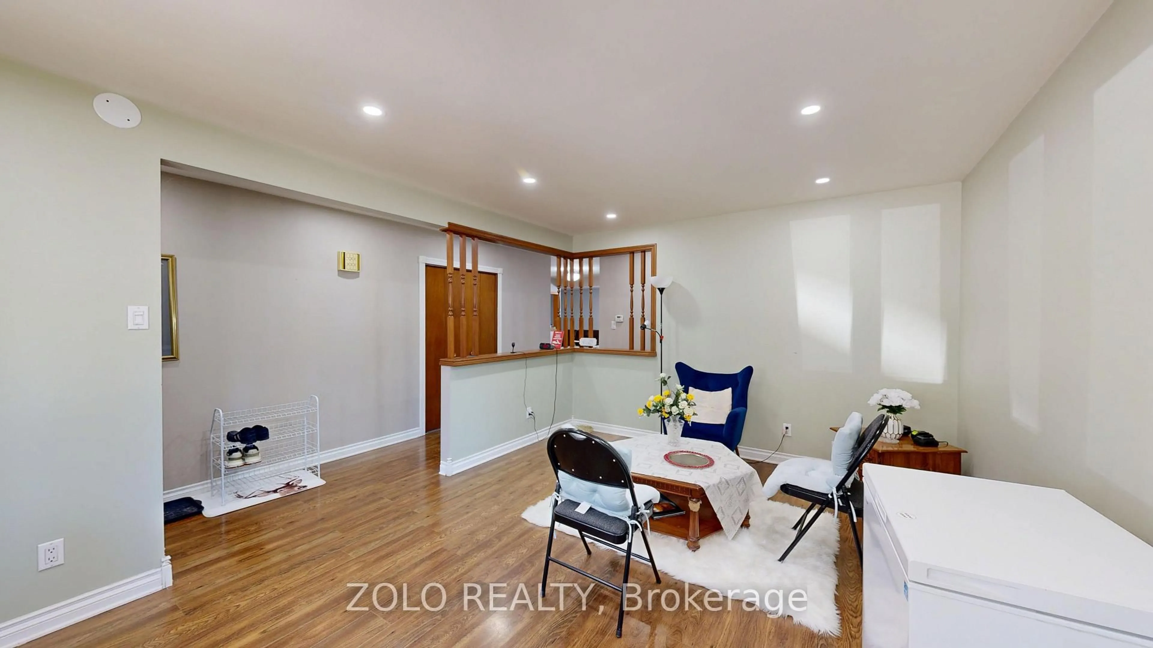 Living room with furniture, wood/laminate floor for 31 Applewood Lane, London South Ontario N6J 3P9