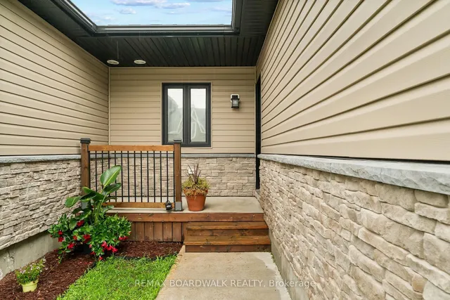 32 David St #B, Edwardsburgh/Cardinal 2