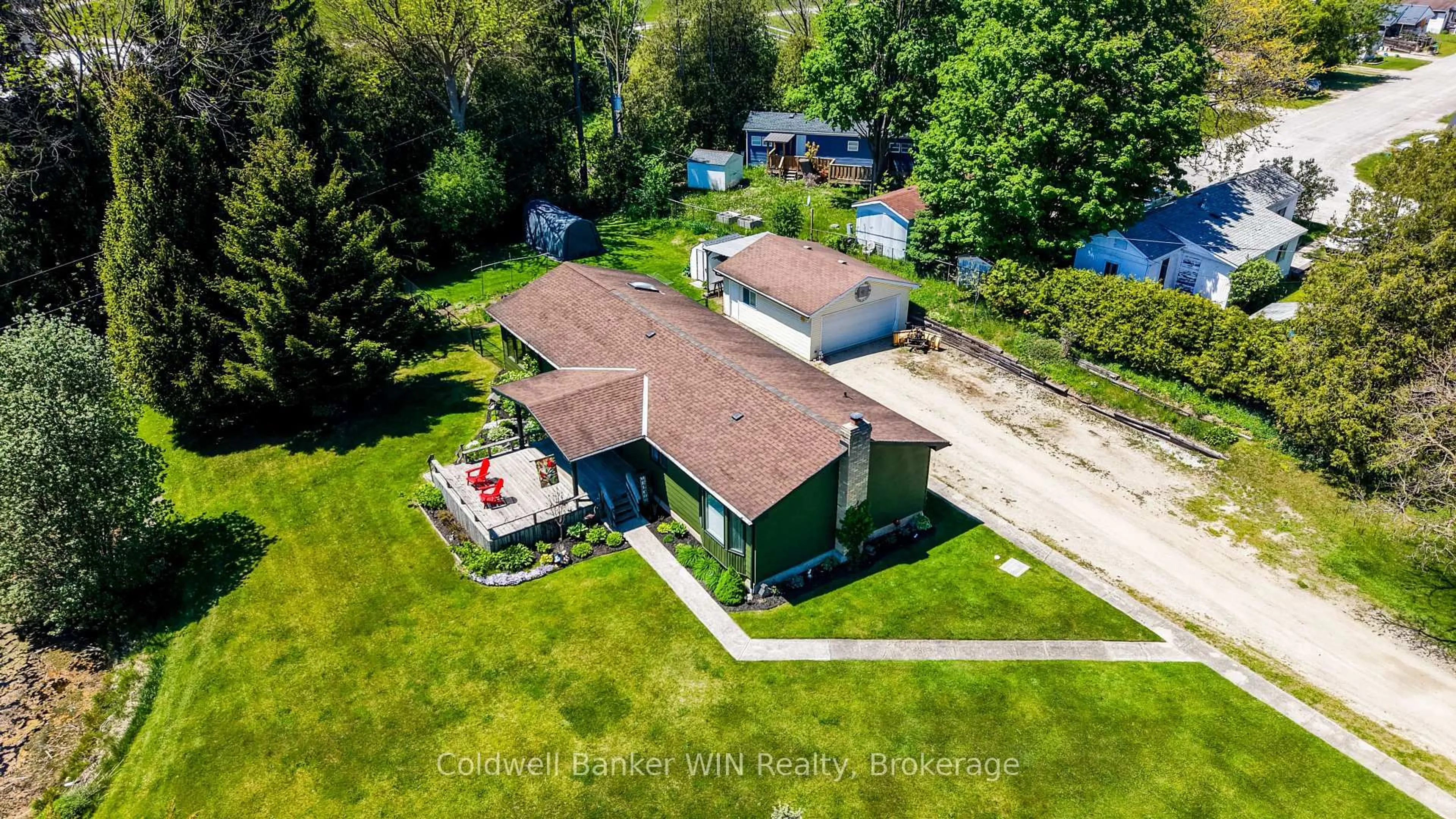A pic from outside/outdoor area/front of a property/back of a property/a pic from drone, water/lake/river/ocean view for 9 Cardinal St, Brockton Ontario N0G 2V0