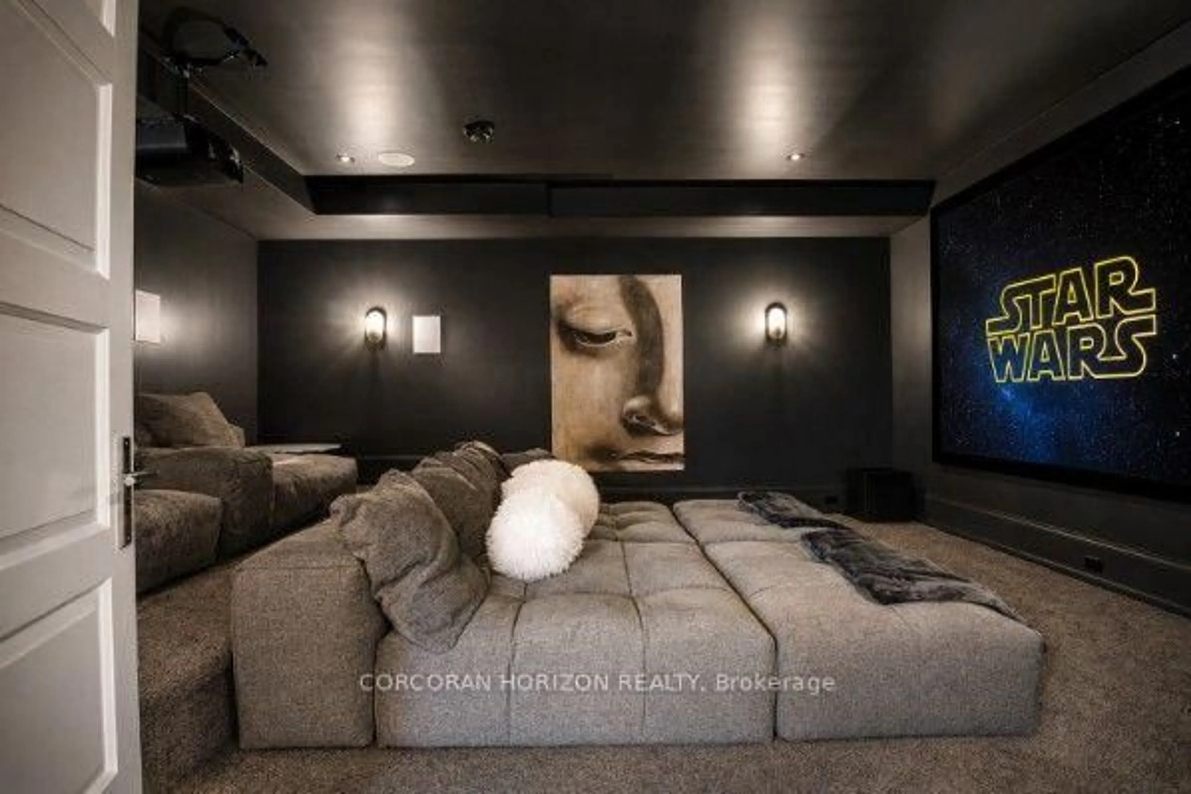 Home theater for 31 Reid Crt, Puslinch Ontario N0B 2J0