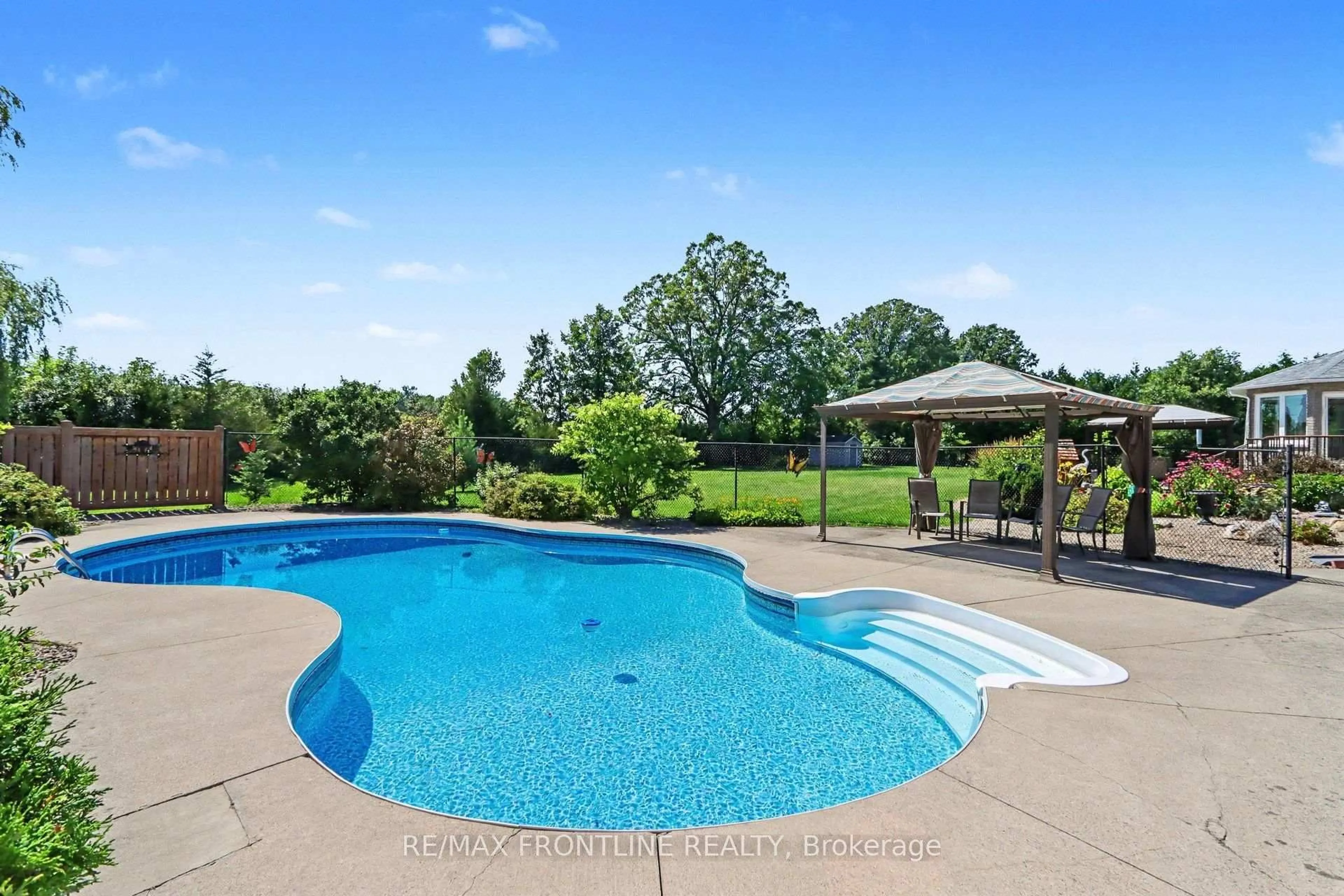 Pool for 256 Orchard Cres, Perth Ontario K7H 0C6