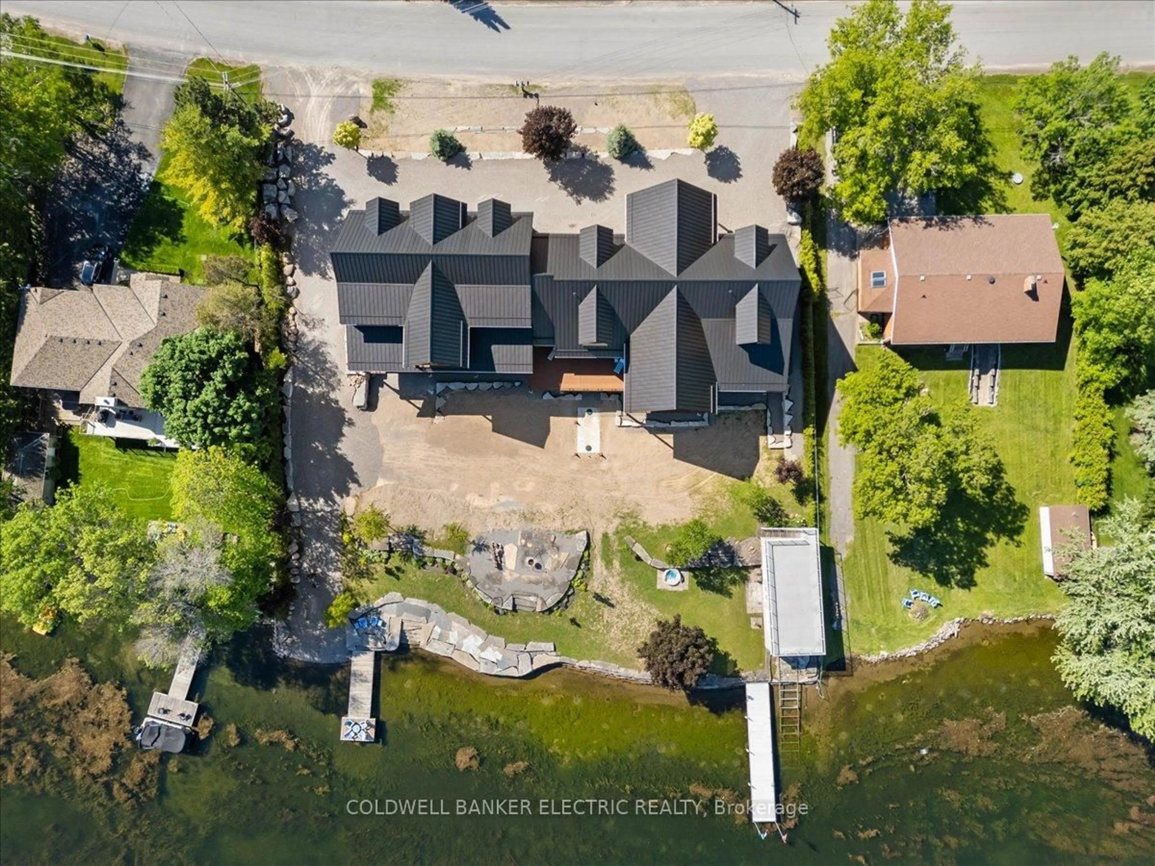 A pic from outside/outdoor area/front of a property/back of a property/a pic from drone, unknown for 367 Gifford Dr, Selwyn Ontario K0L 1T0