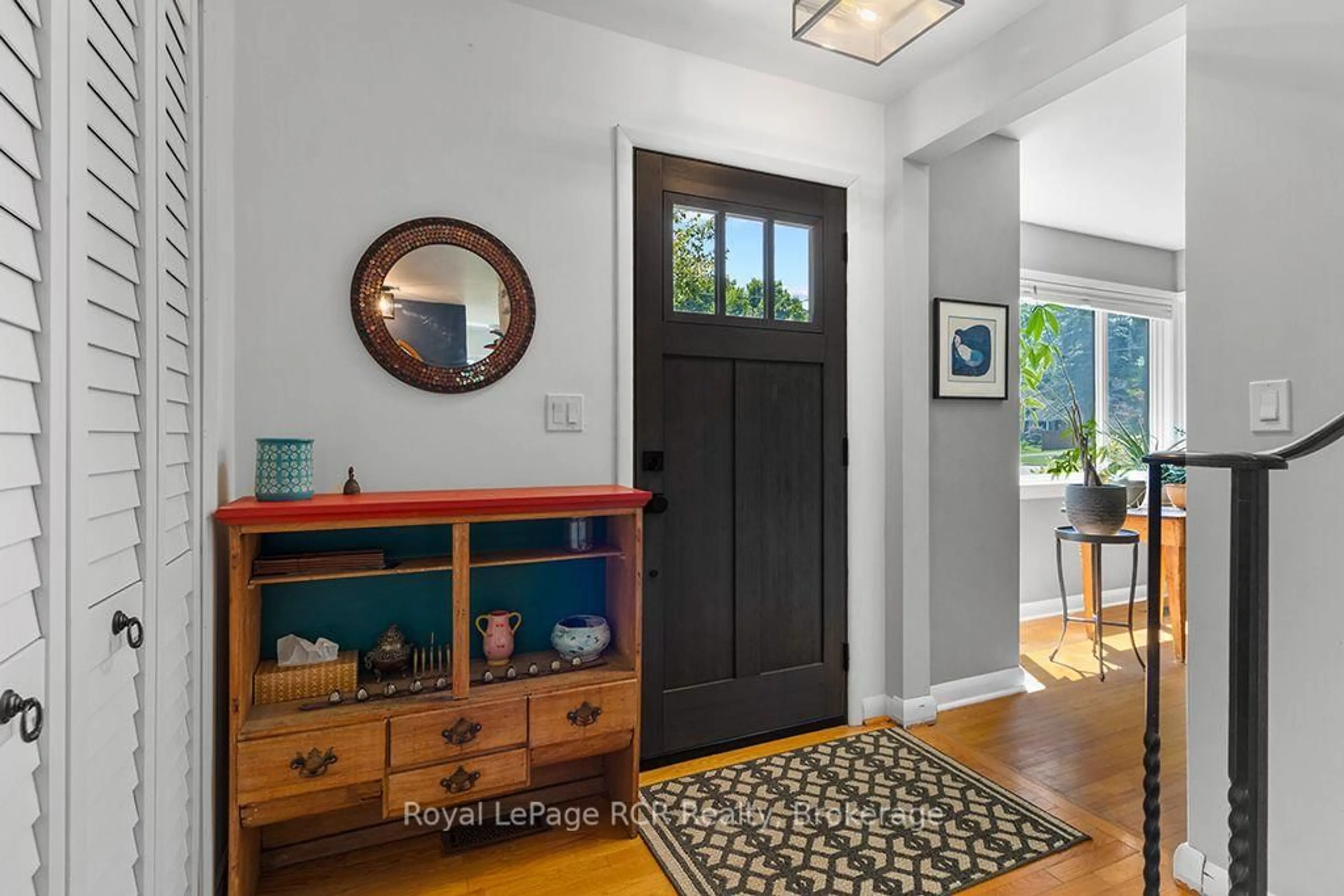 Indoor entryway for 578 7th St, Owen Sound Ontario N4K 3L6