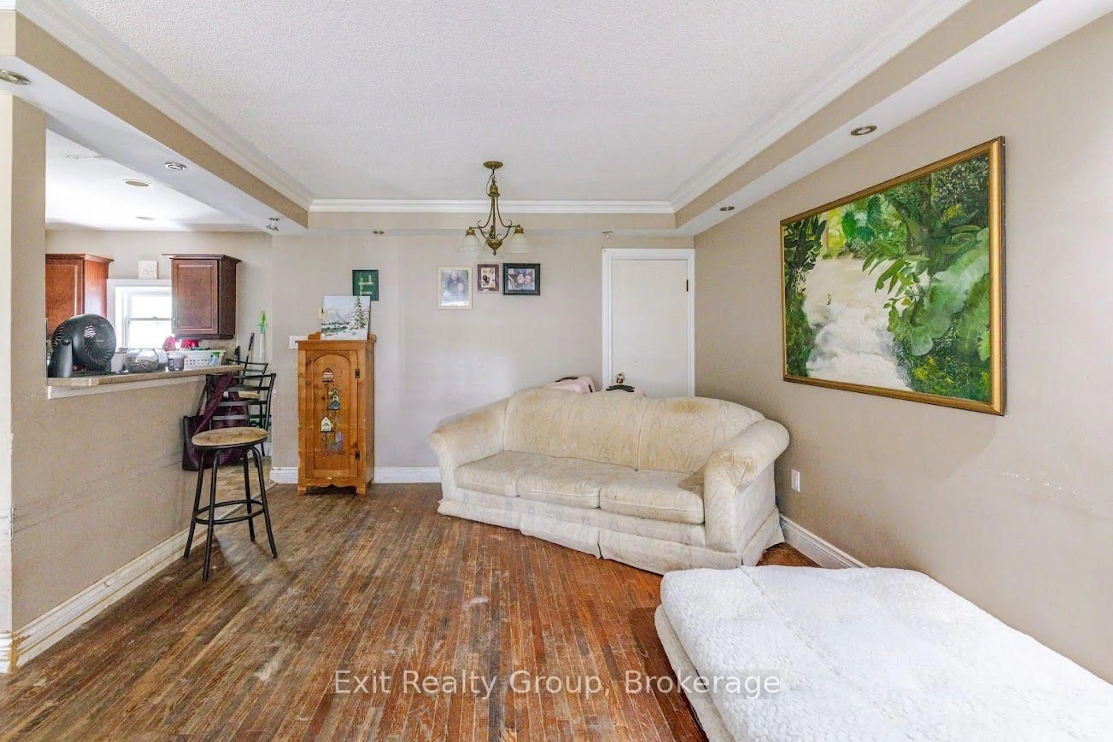 Living room with furniture, unknown for 52 North Park St, Belleville Ontario K8P 2Y5