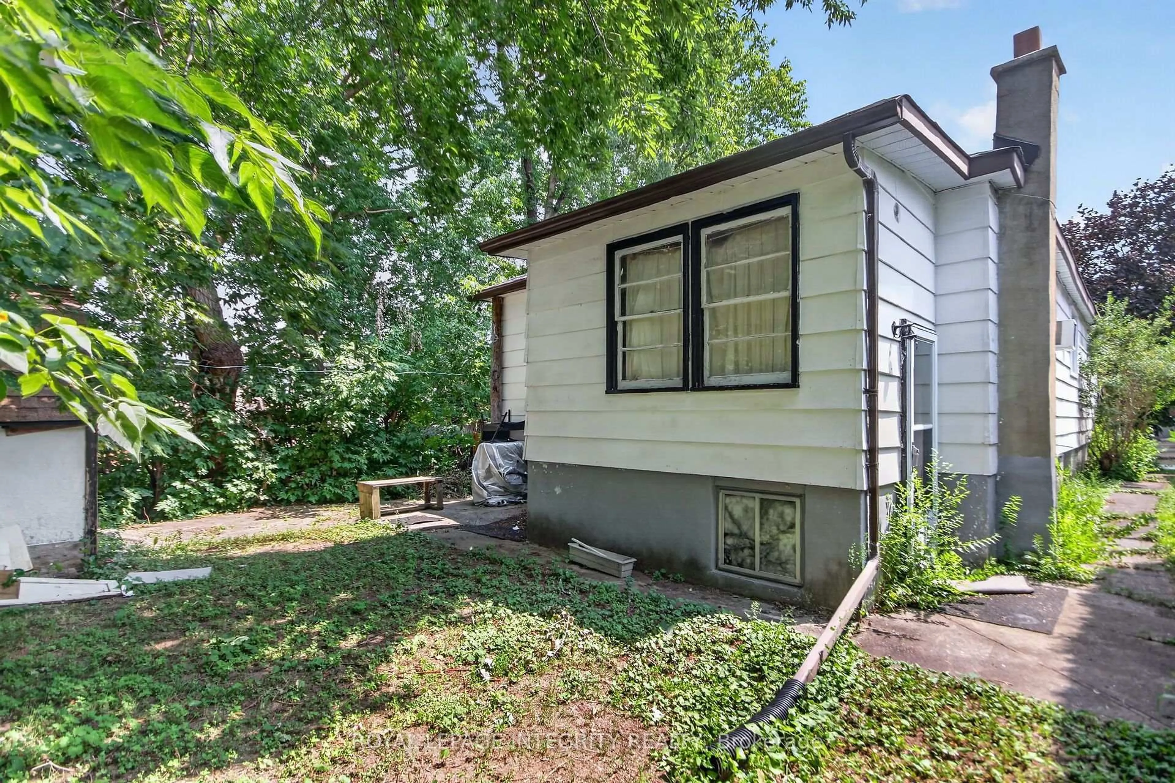 Shed for 173 Genest St, Ottawa Ontario K1L 7Y8