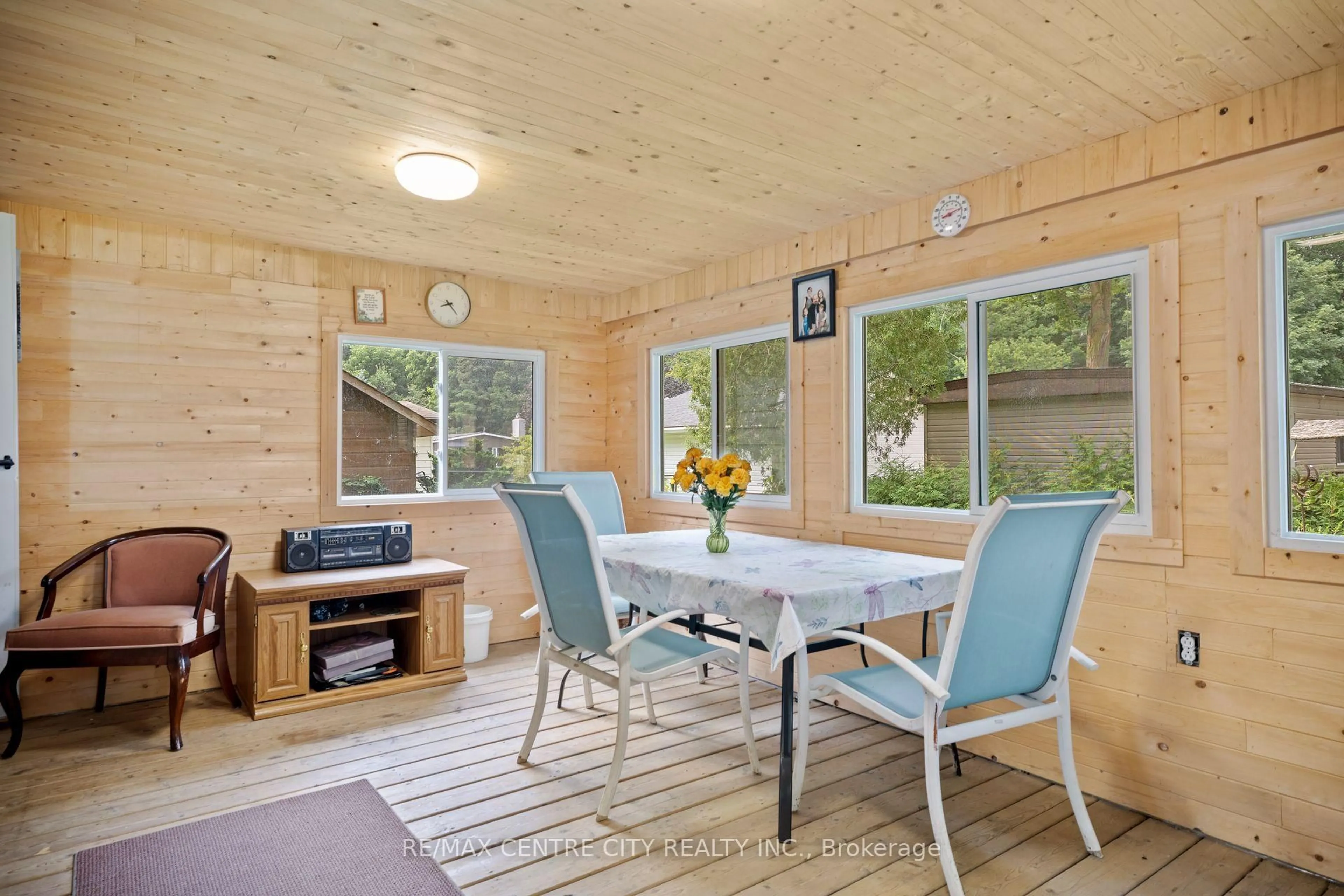 Dining room, wood/laminate floor for 217 - 10085 Culloden Rd, Bayham Ontario N0J 1H0