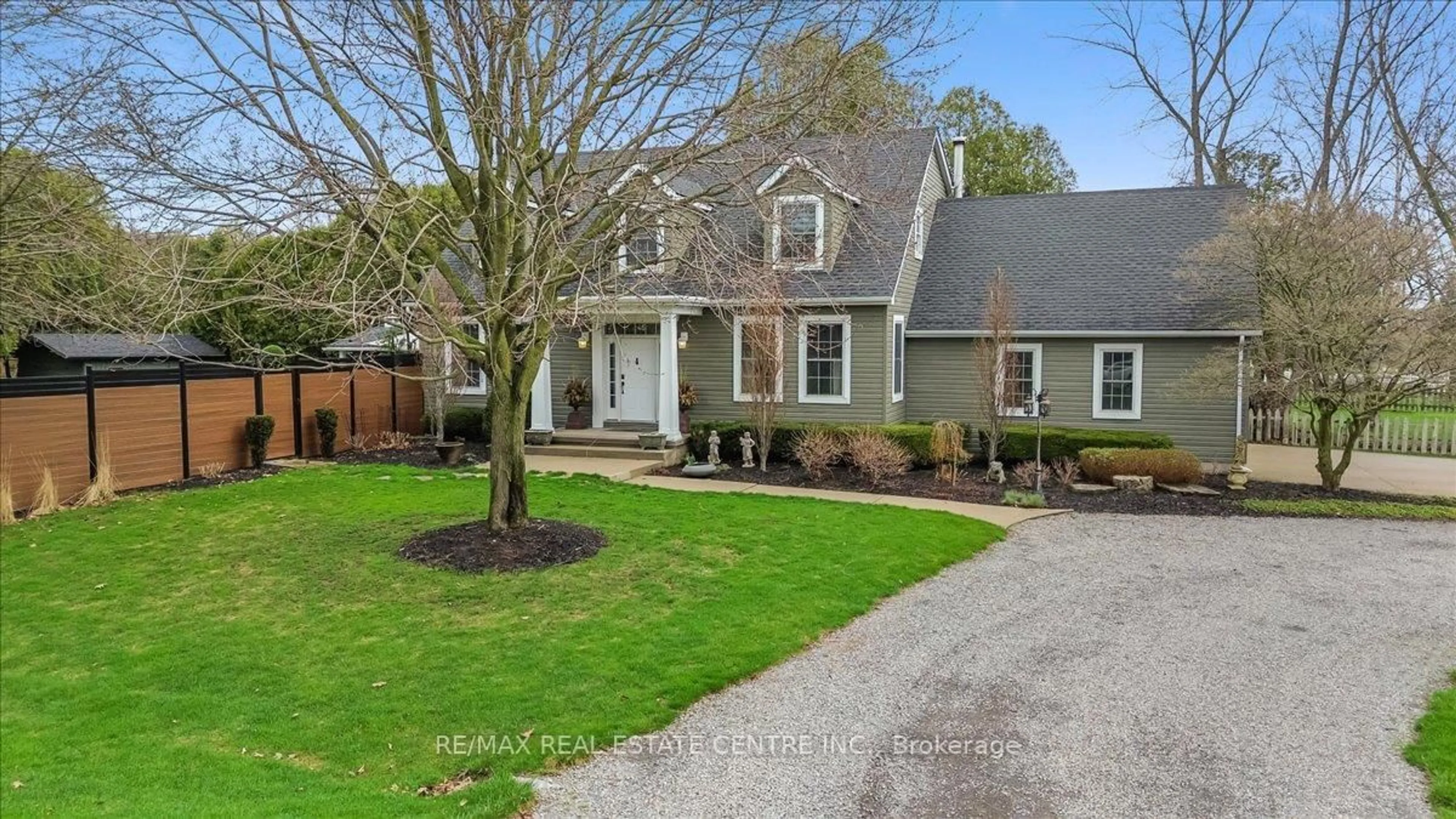 A pic from outside/outdoor area/front of a property/back of a property/a pic from drone, street for 653 Glen Morris Rd, Brant Ontario N0B 1W0