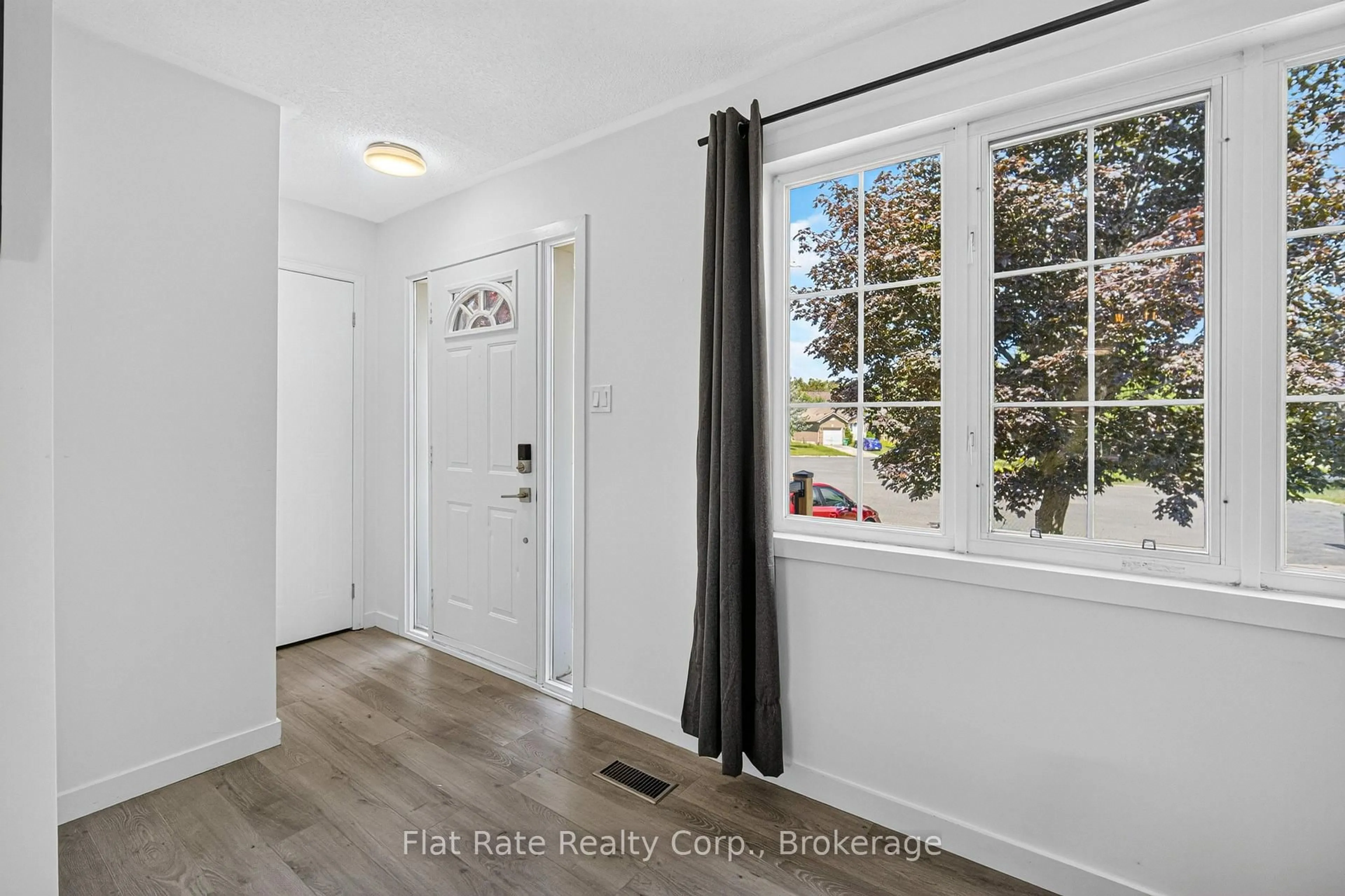 Indoor entryway for 16 Ferguson Pl, Peterborough Ontario K9H 7M9