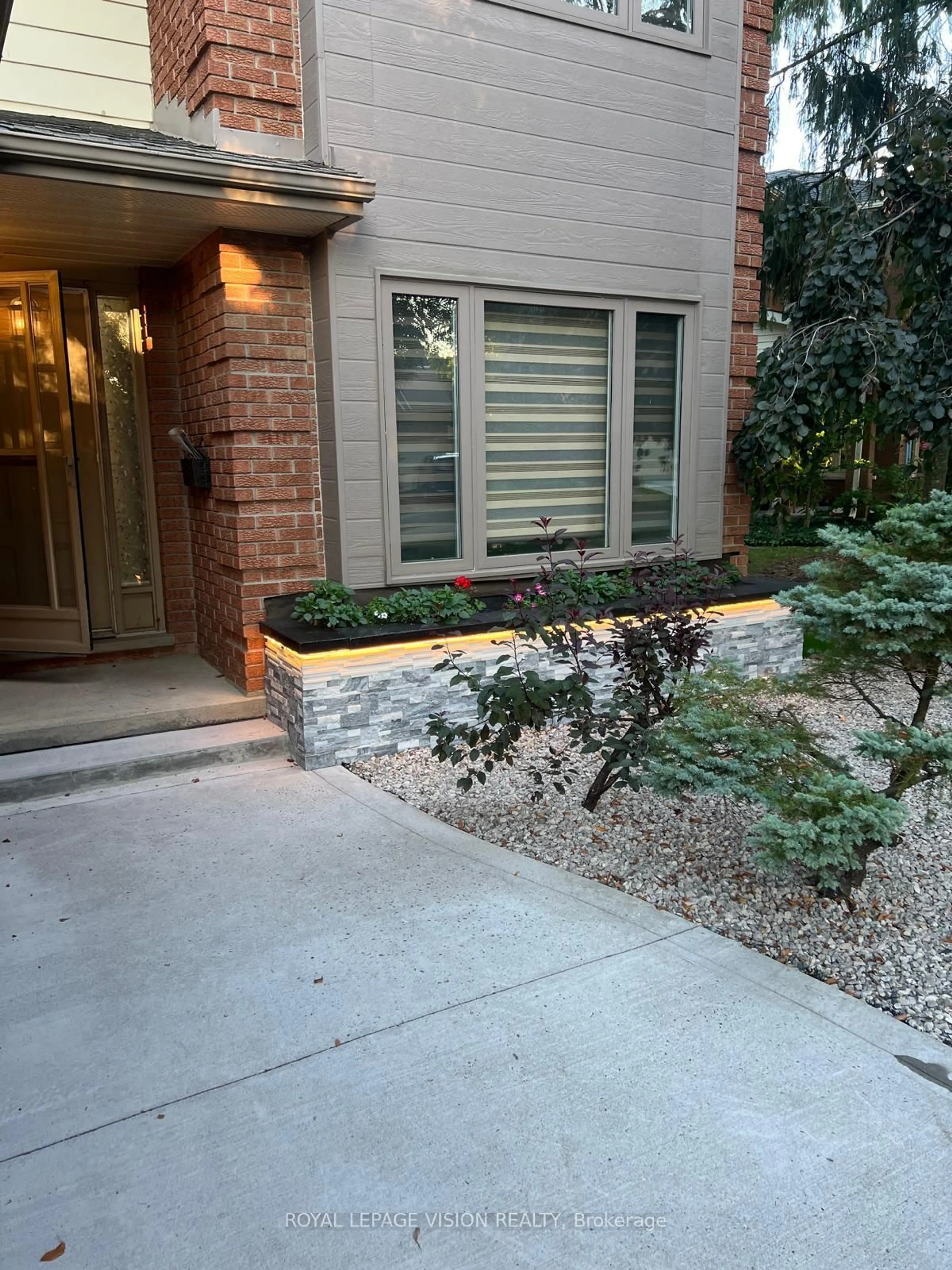 Indoor entryway for 123 Chesham Ave, London North Ontario N6G 3V2