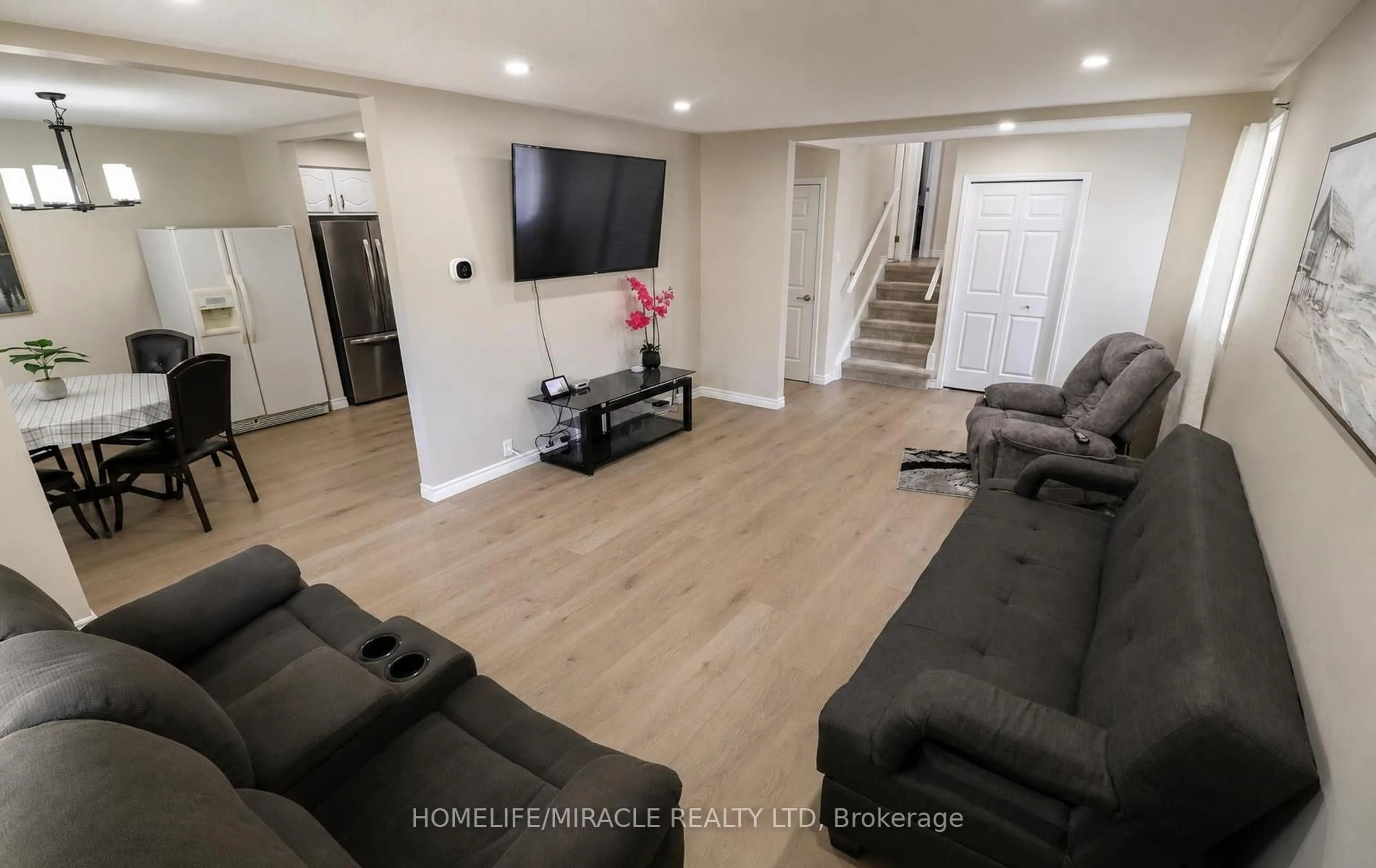 Living room with furniture, unknown for 365 Blue Forest Dr, London North Ontario N6G 3K1