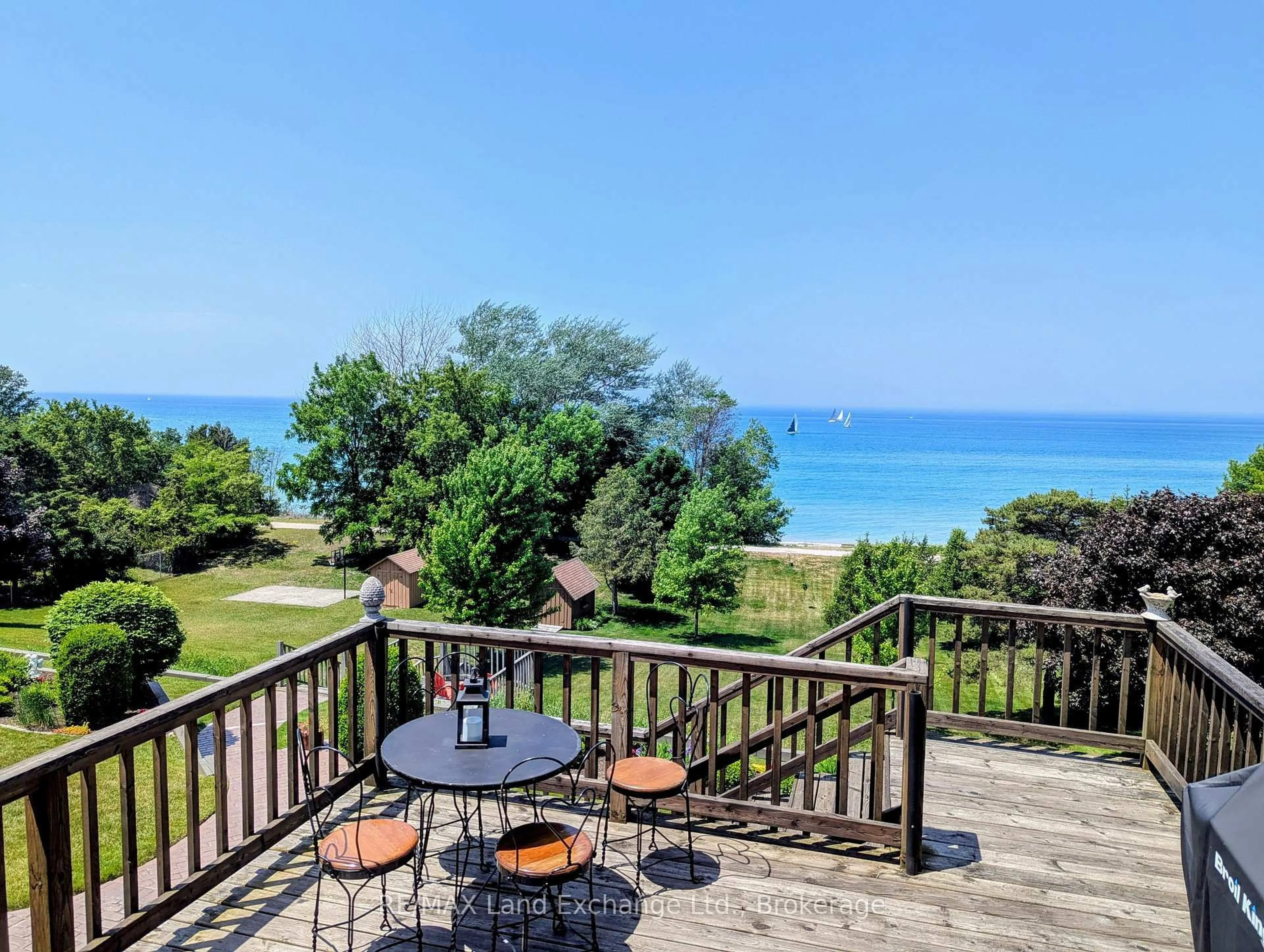 A pic from outside/outdoor area/front of a property/back of a property/a pic from drone, water/lake/river/ocean view for 422 Penetangore Row, Kincardine Ontario N2Z 2J7