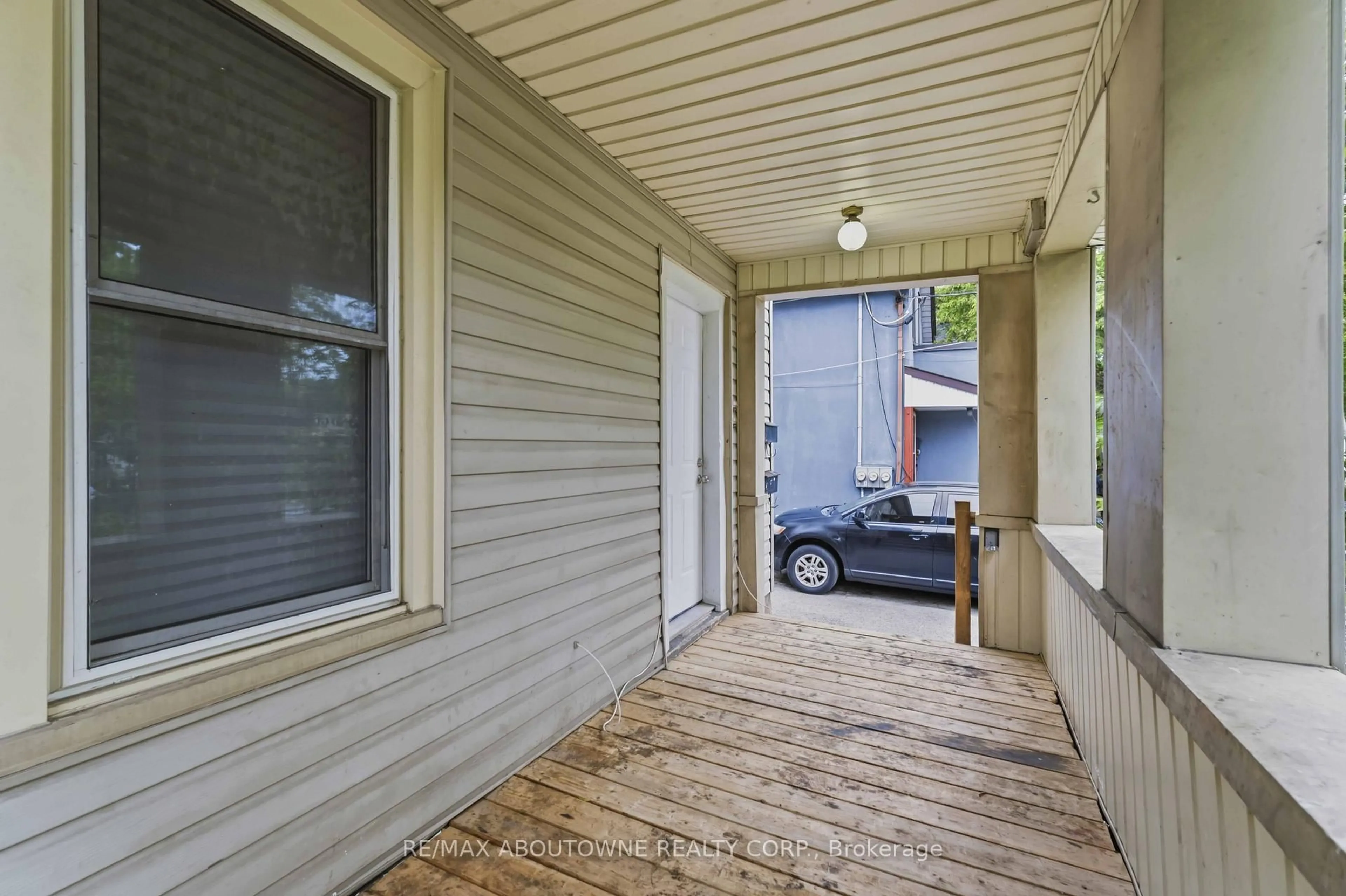 Patio, street for 107 Lake St, St. Catharines Ontario L2R 5X7