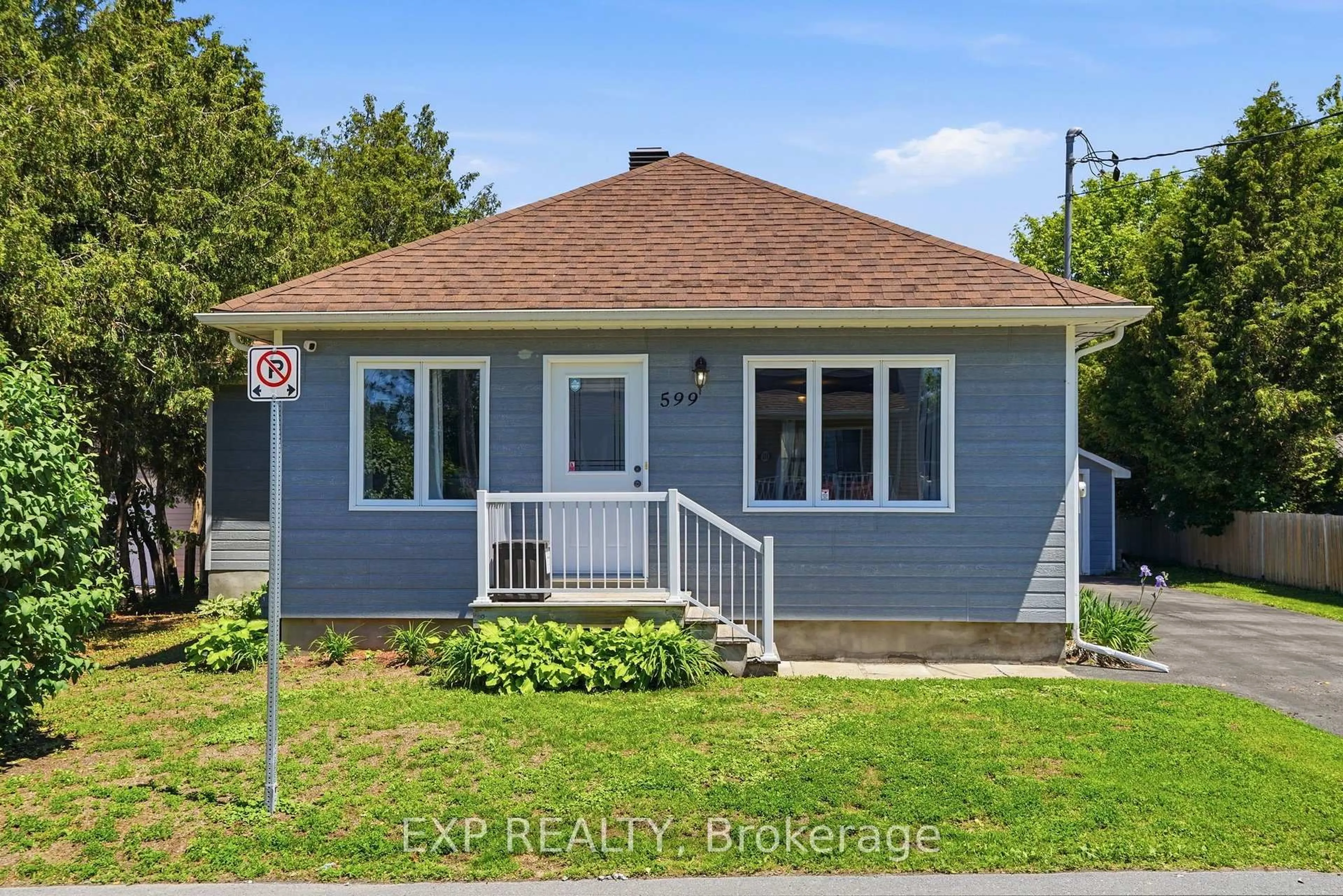 Home with vinyl exterior material, street for 599 Victor St, Clarence-Rockland Ontario K4K 1E5