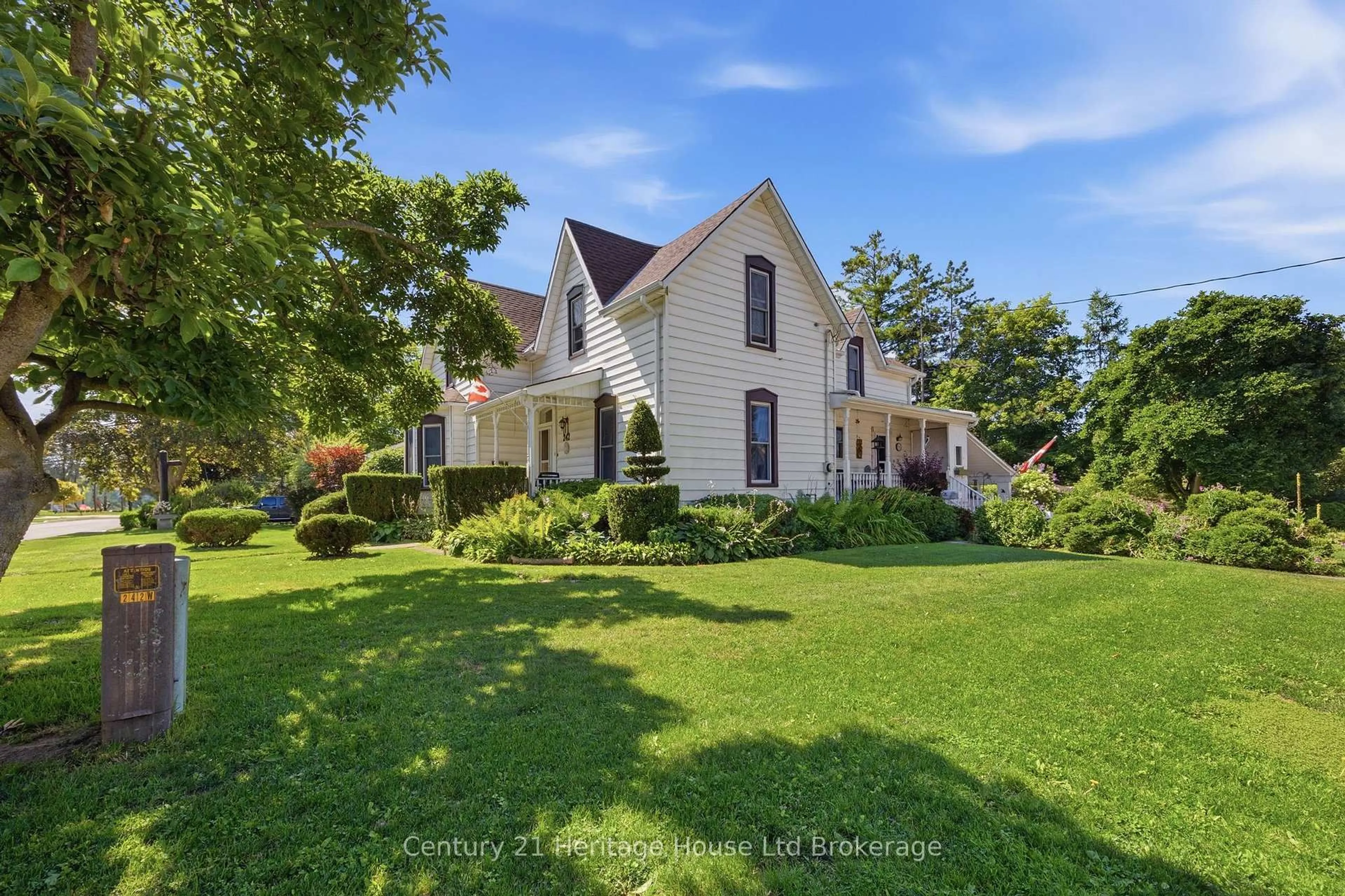 A pic from outside/outdoor area/front of a property/back of a property/a pic from drone, street for 242 Wonham St, Ingersoll Ontario N5C 2Z6