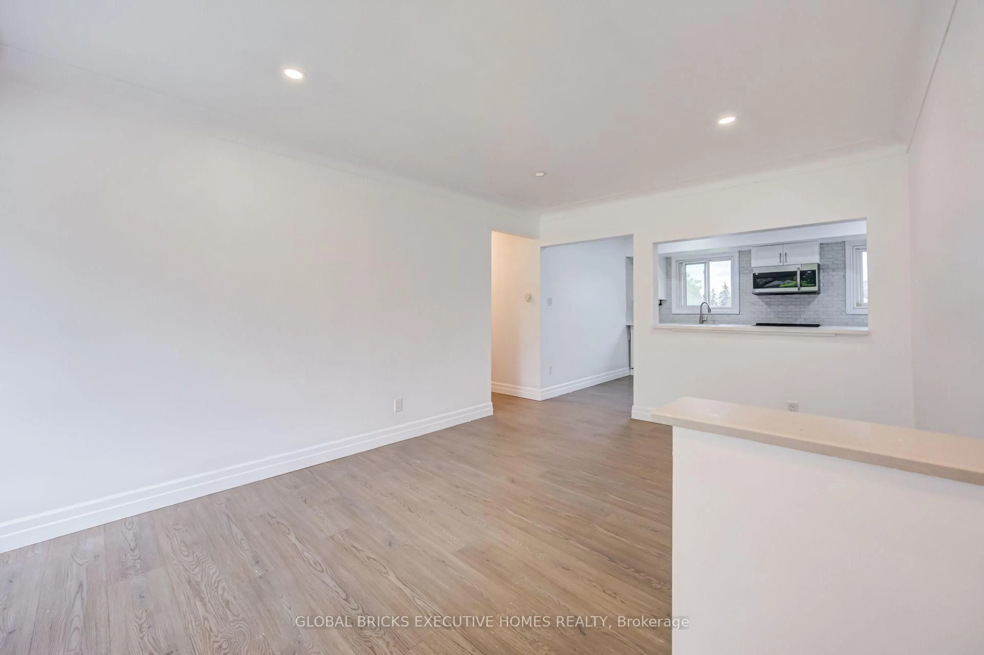 A pic of a room for 100 Lauris Ave, Cambridge Ontario N1R 5L4