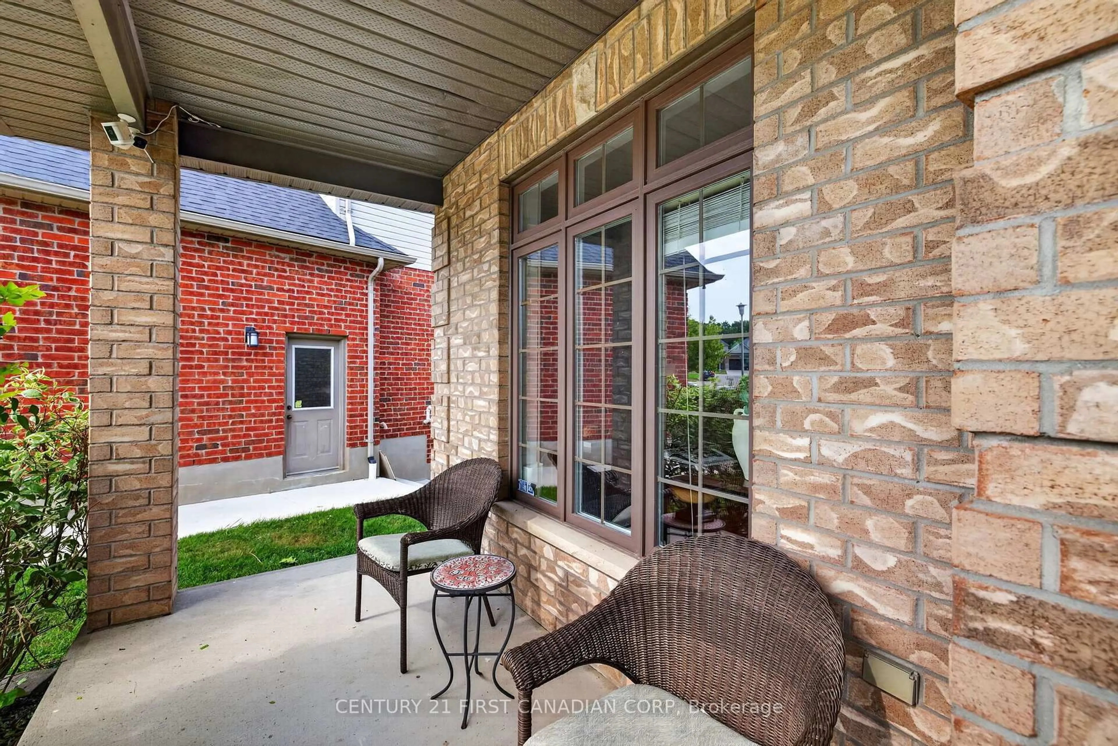 Patio, street for 834 Talisman Cres, London South Ontario N6K 0B6