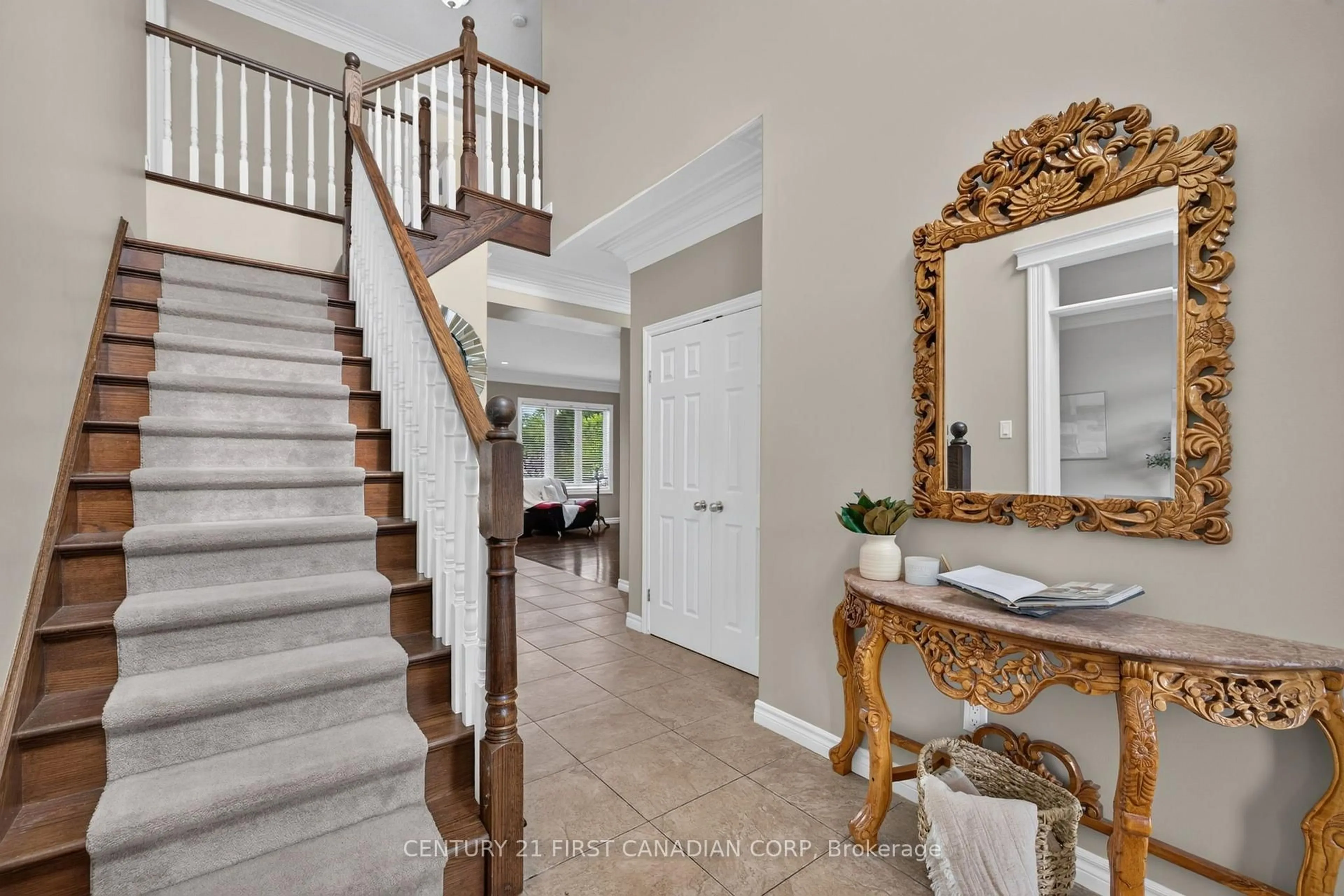 Indoor entryway for 834 Talisman Cres, London South Ontario N6K 0B6