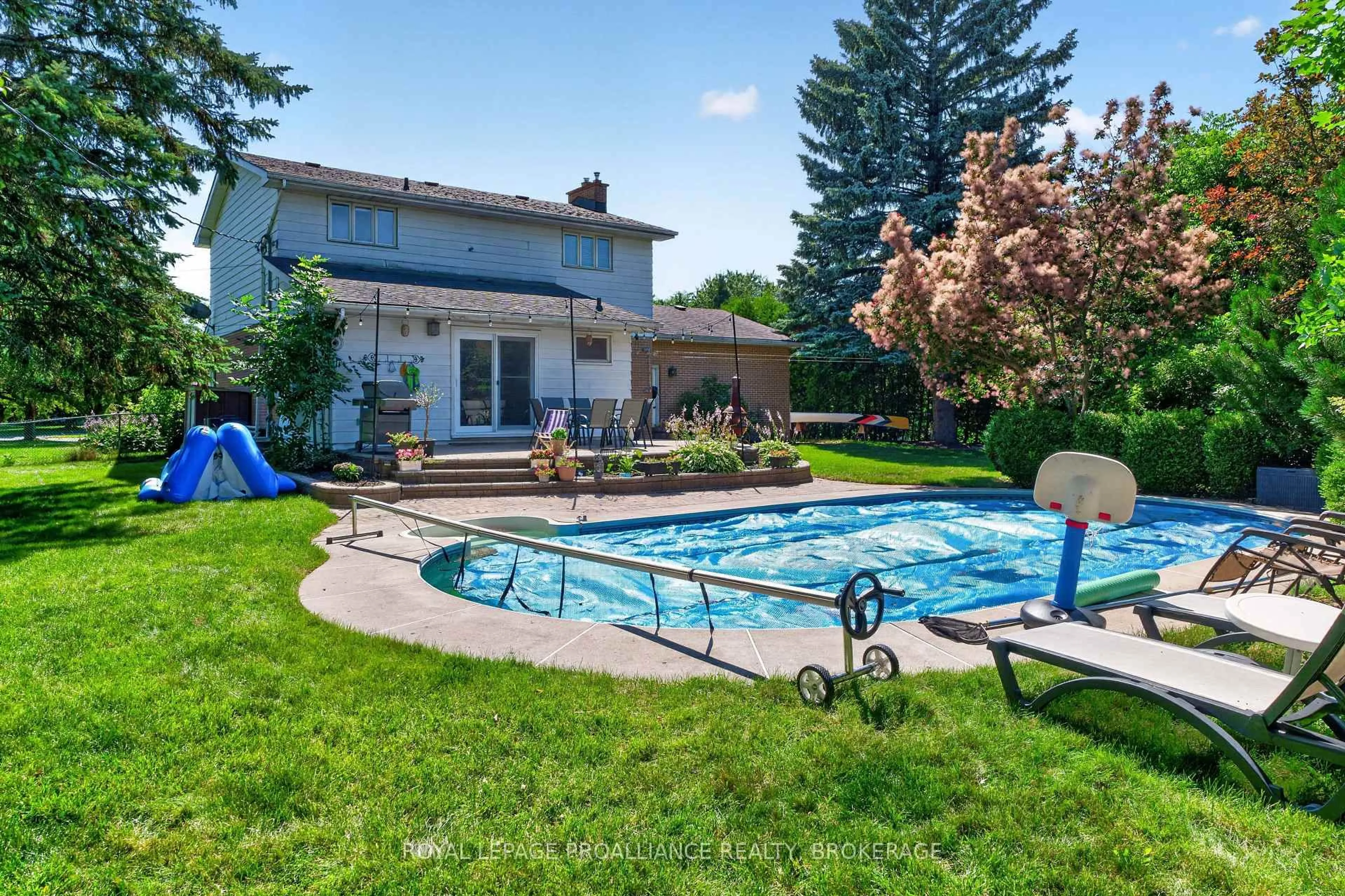 Pool for 294 Rosemount Terr, Kingston Ontario K7M 4A3