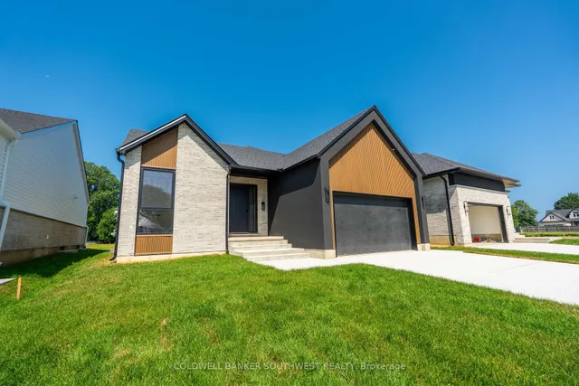 2056 Marion Ave, Sarnia 1