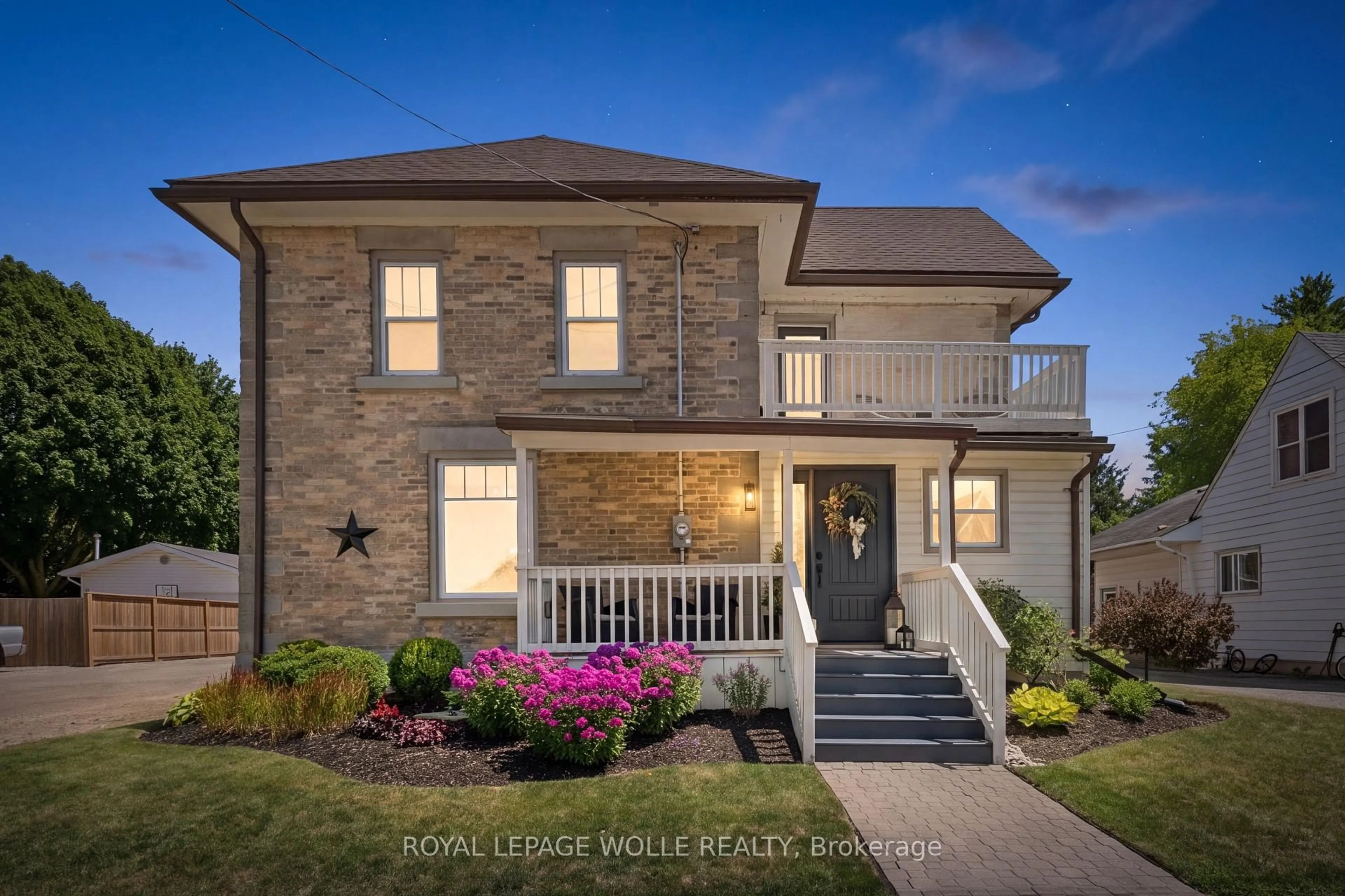 Home with brick exterior material, street for 332 Jane St, Minto Ontario N0G 2P0