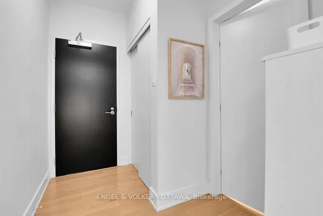 98 Richmond Rd #211, Ottawa 4