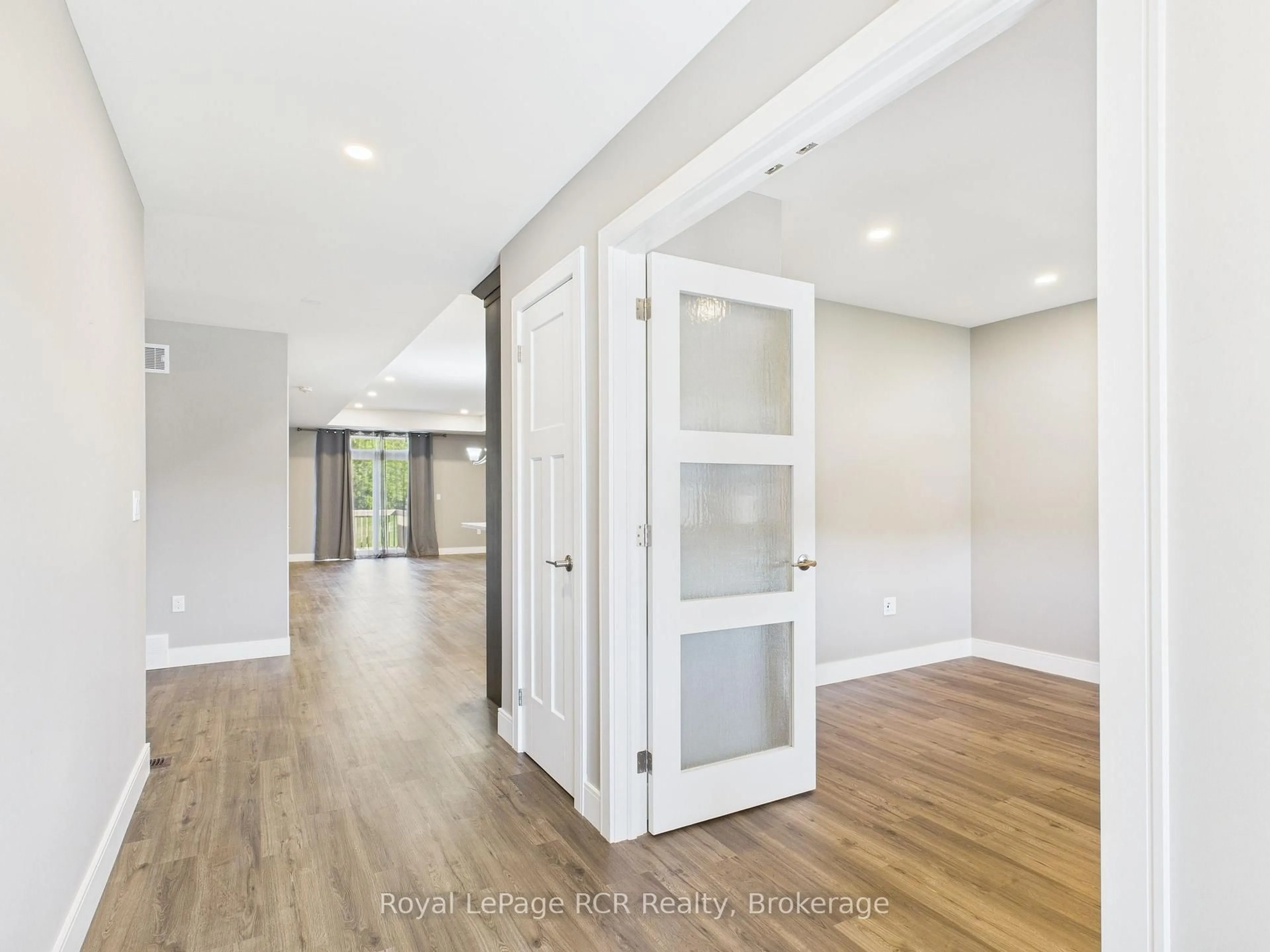 Indoor entryway for 36 Jordan Cres, North Huron Ontario N0G 1E0