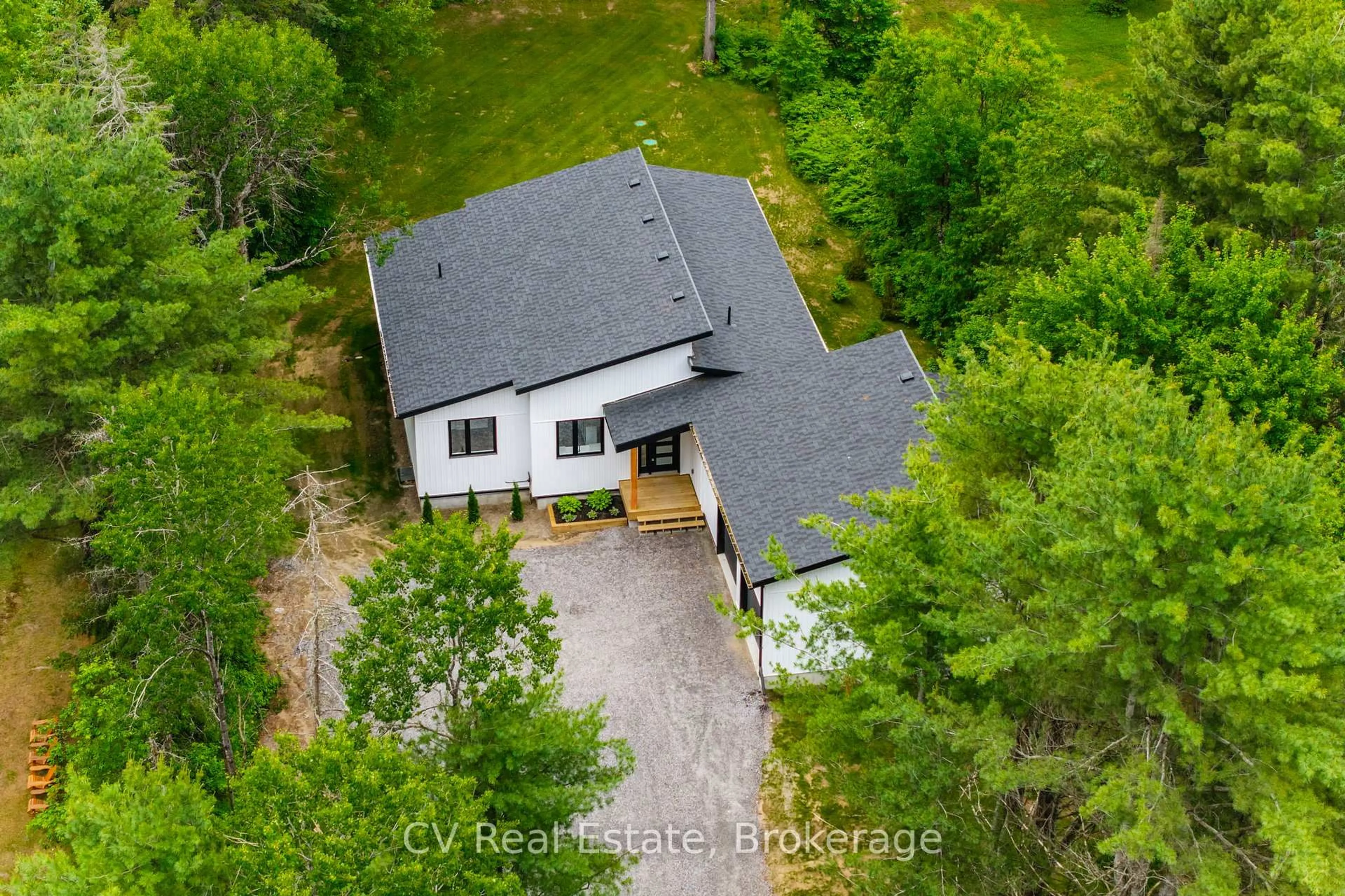 A pic from outside/outdoor area/front of a property/back of a property/a pic from drone, unknown for 546 Balsam Chutes Rd, Huntsville Ontario P0B 1L0