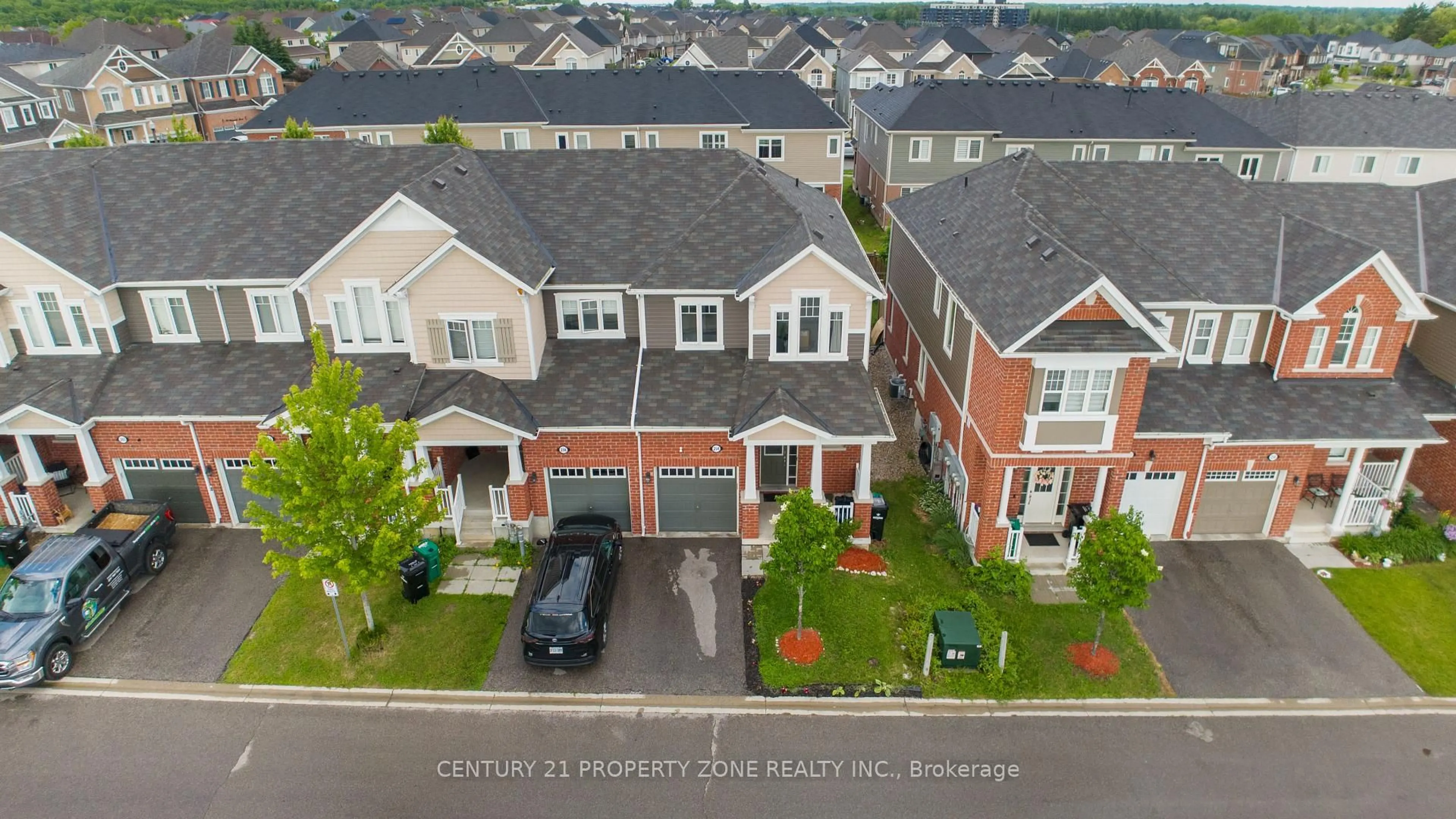 A pic from outside/outdoor area/front of a property/back of a property/a pic from drone, street for 254 Waterbrook Lane, Kitchener Ontario N2P 0H7