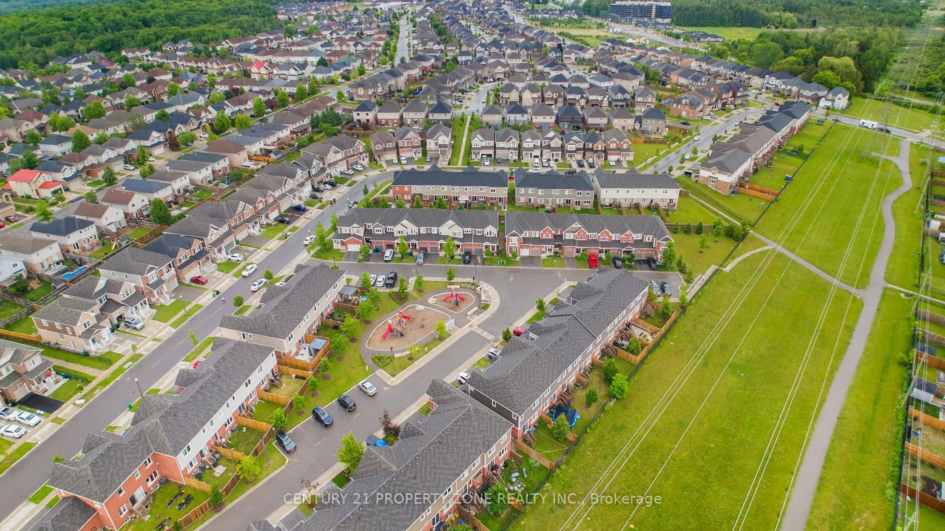 A pic from outside/outdoor area/front of a property/back of a property/a pic from drone, street for 254 Waterbrook Lane, Kitchener Ontario N2P 0H7
