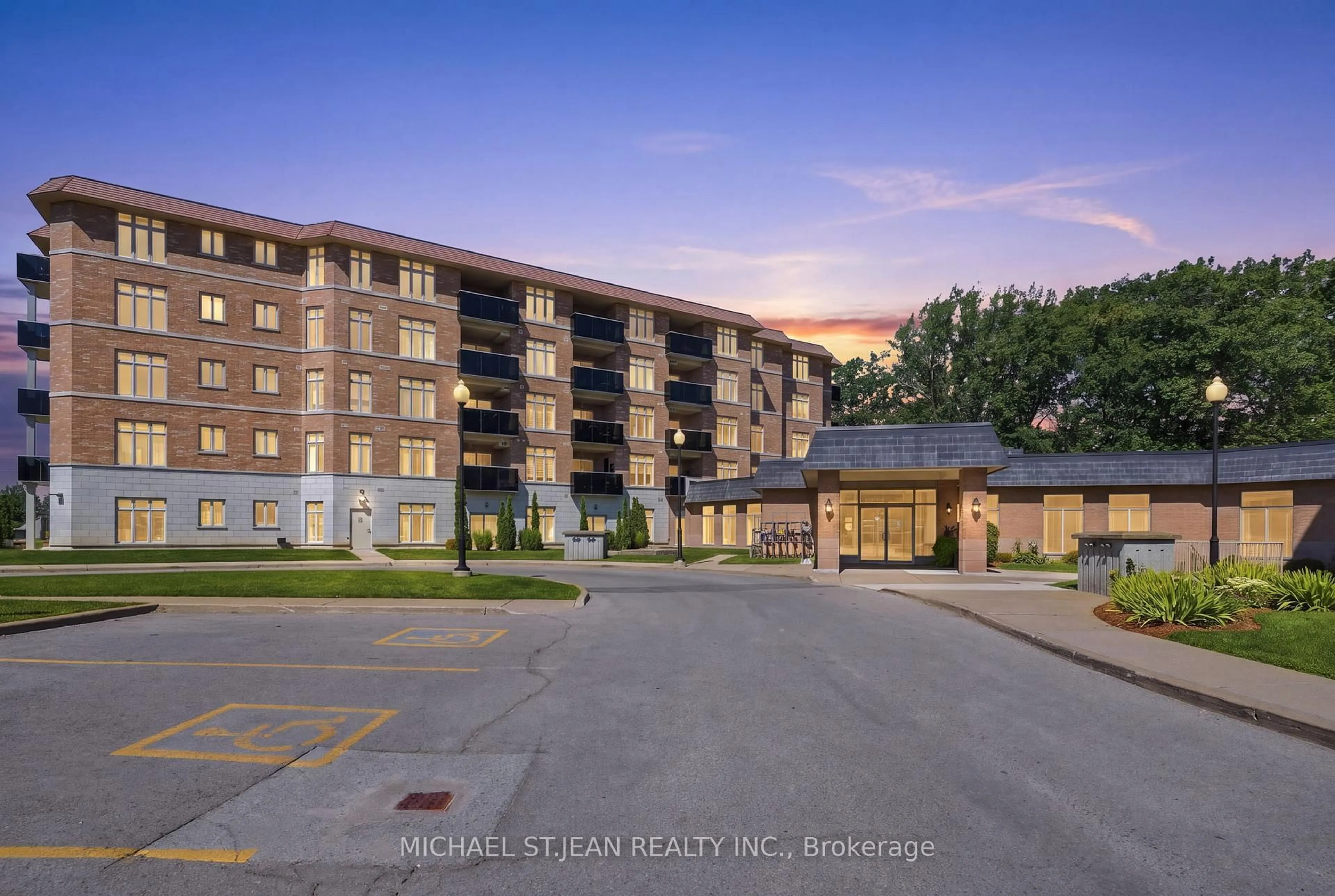 Unknown for 8111 Forest Glen Dr #521, Niagara Falls Ontario L2H 2Y7
