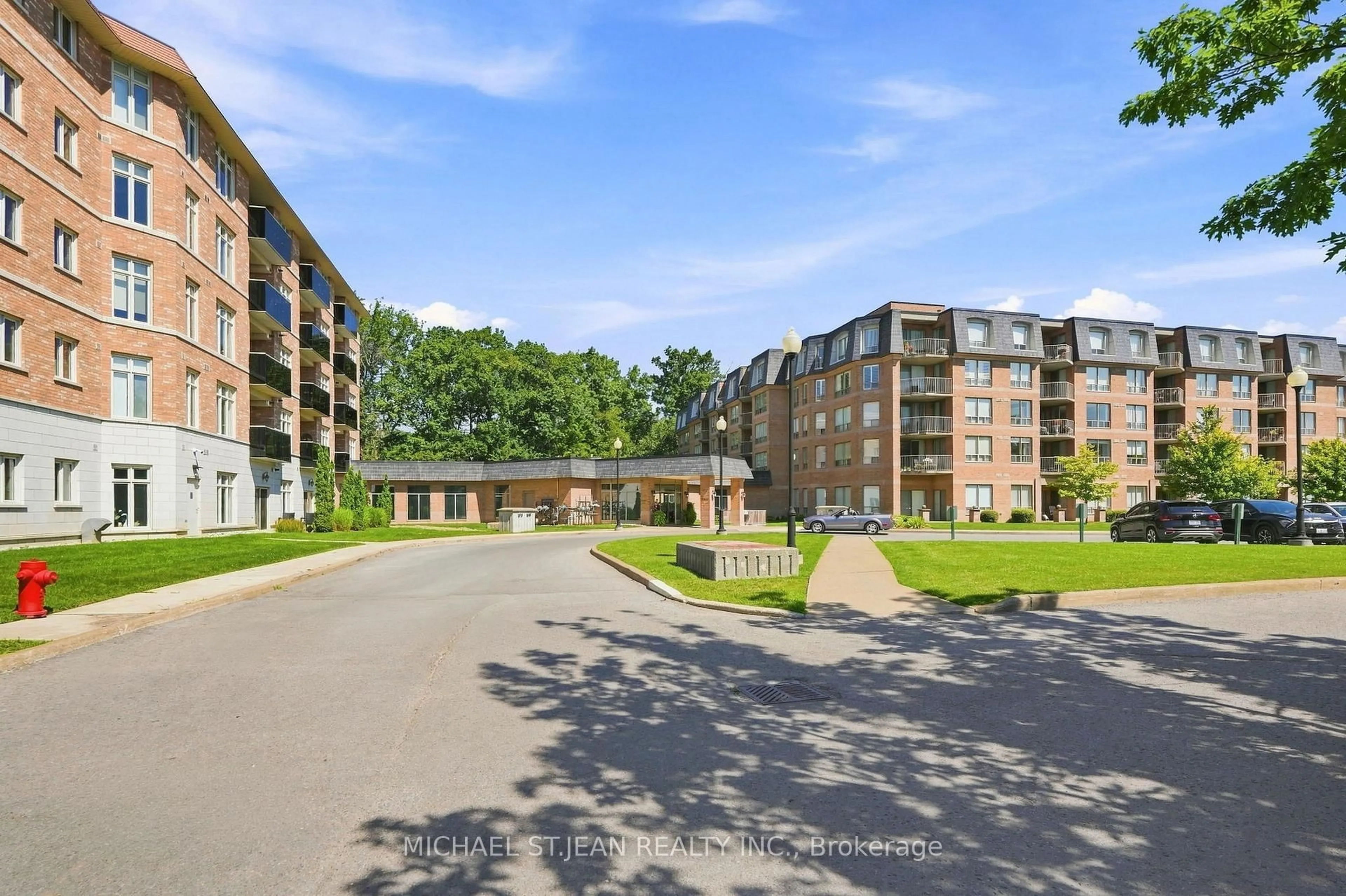 Patio, water/lake/river/ocean view for 8111 Forest Glen Dr #521, Niagara Falls Ontario L2H 2Y7