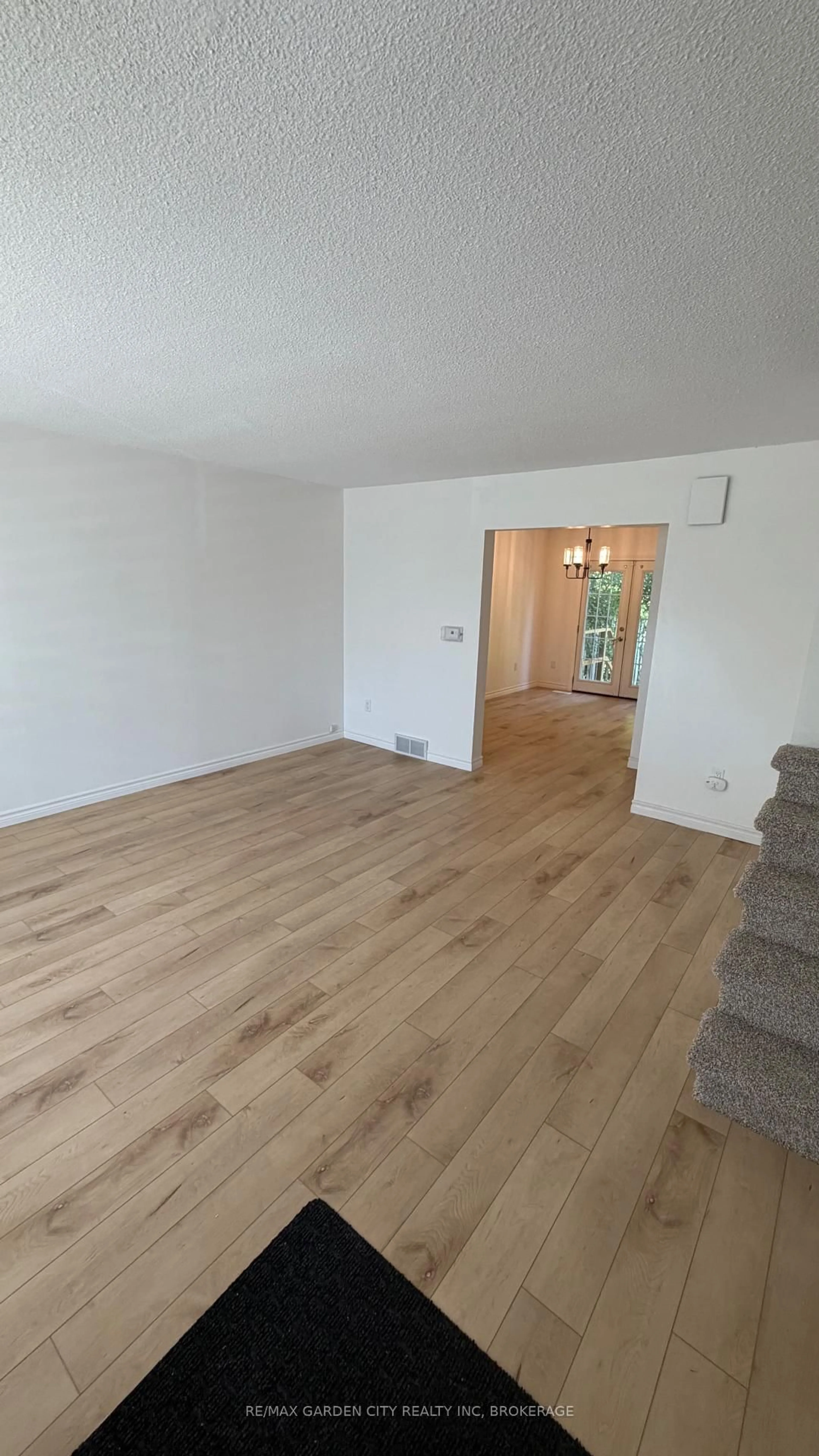 A pic of a room for 102 Tupper Dr, Thorold Ontario L2V 4C8