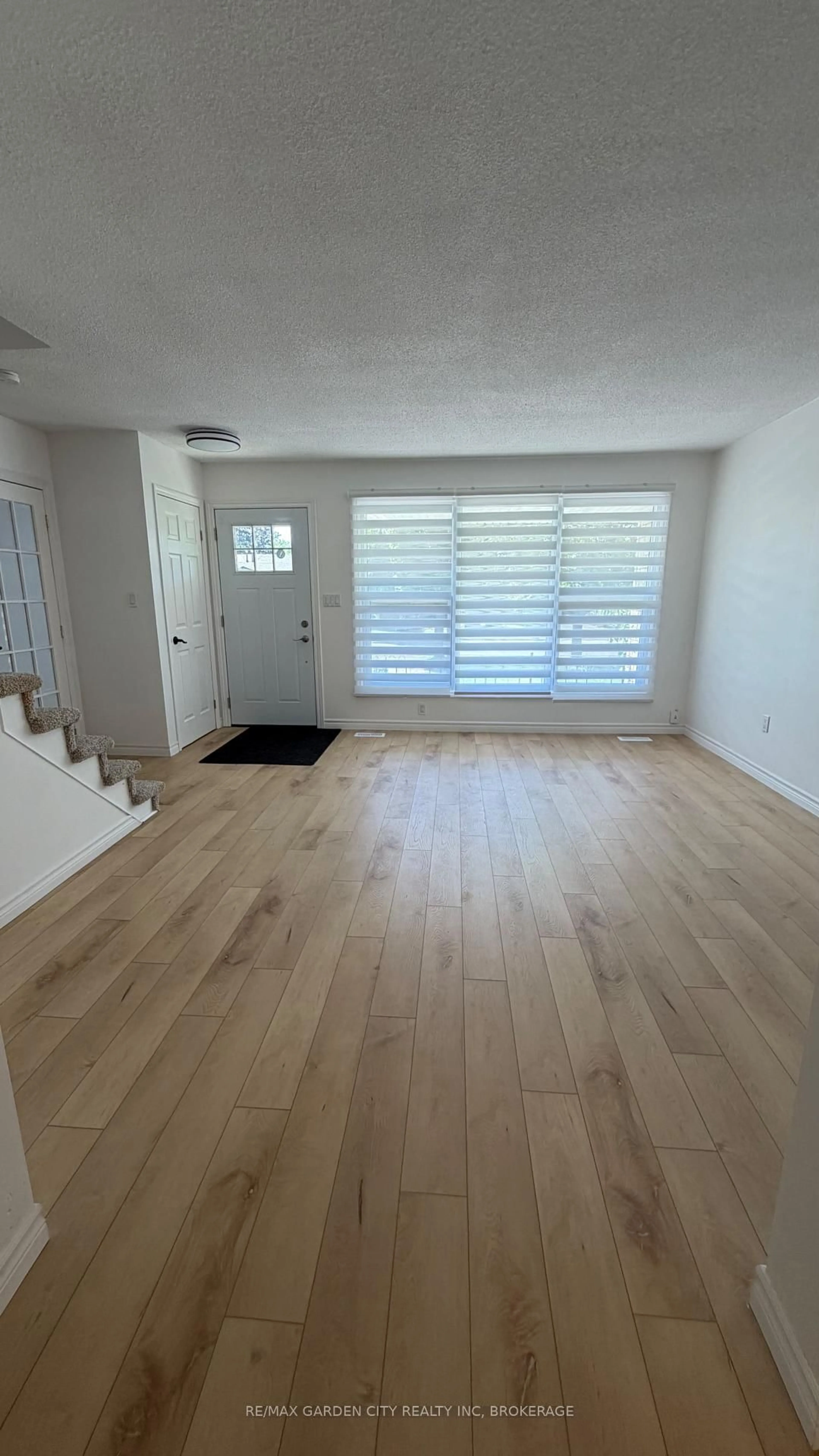 A pic of a room for 102 Tupper Dr, Thorold Ontario L2V 4C8
